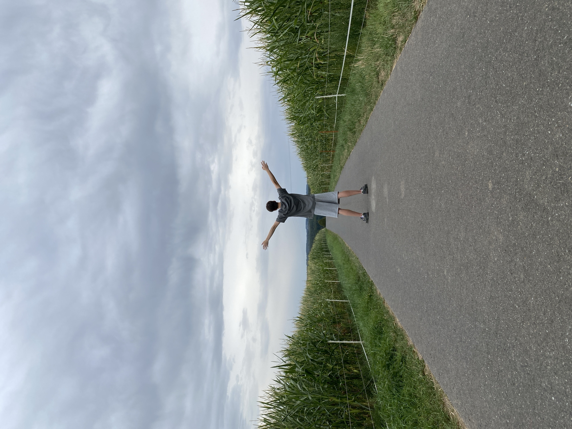 Midday pause in a rural German cornfield, late summer.