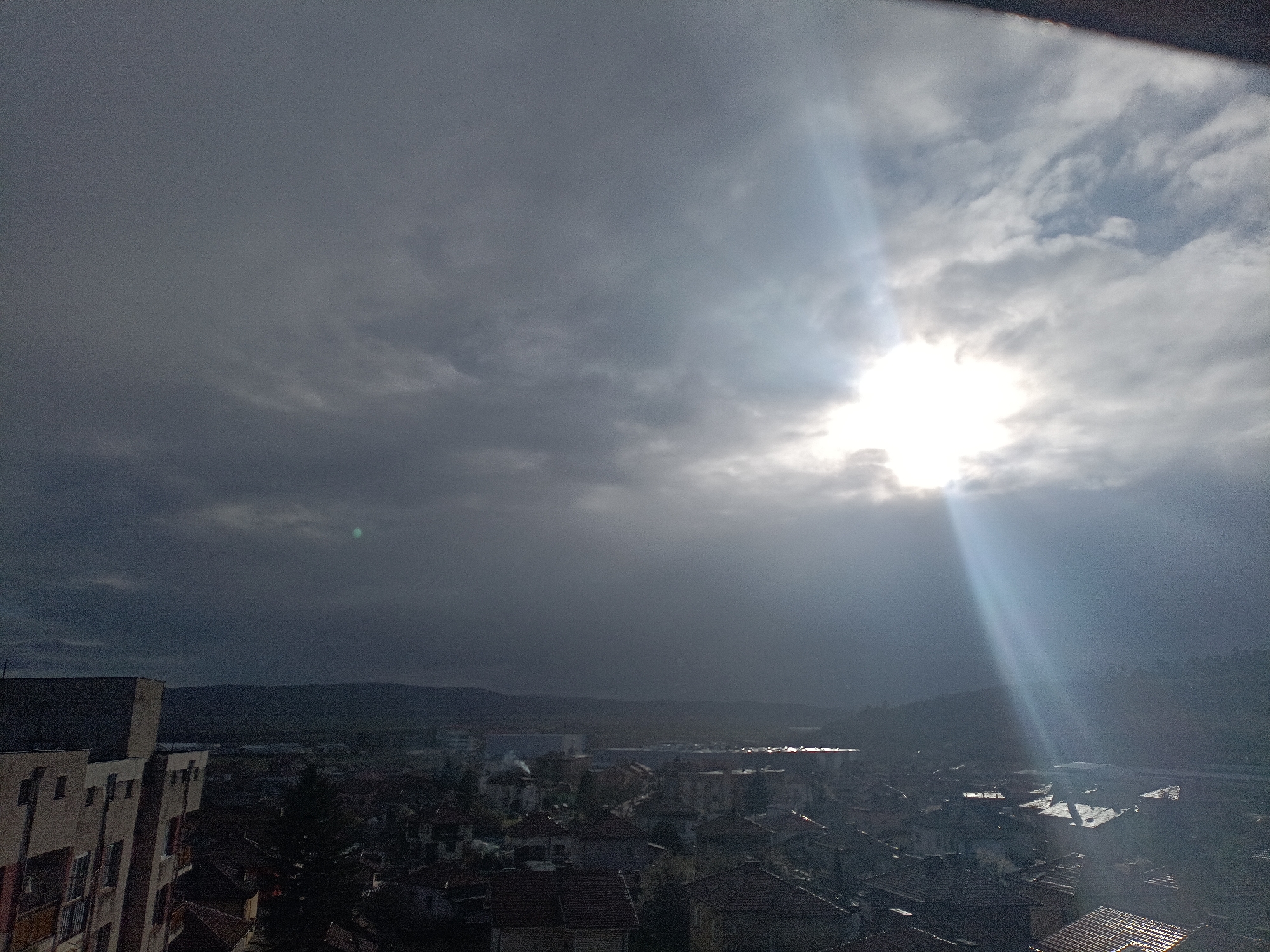 Spring weather contrasts captured in Slivnitsa, Bulgaria