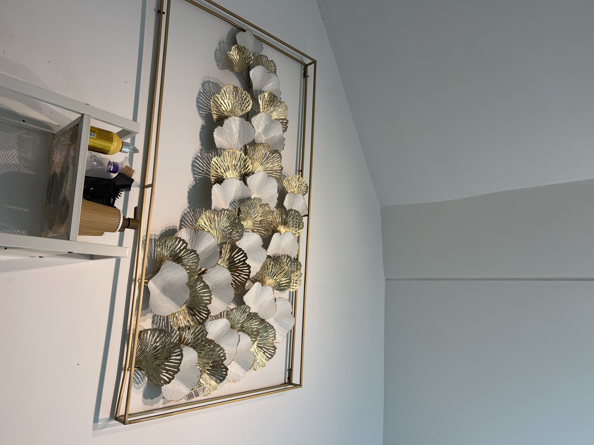 Inside a stylish Denpasar salon: chandeliers, mirrors, and décor details