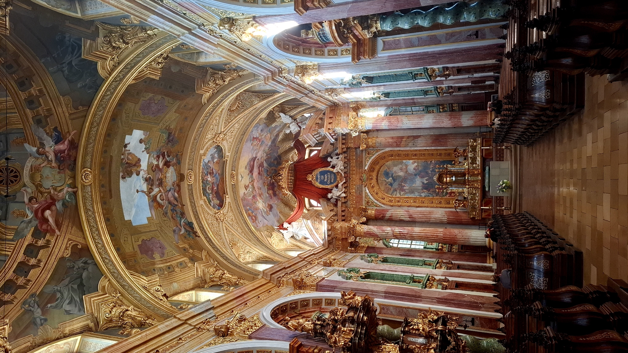 Tourist captures Vienna's historic landmarks in five-minute walking tour