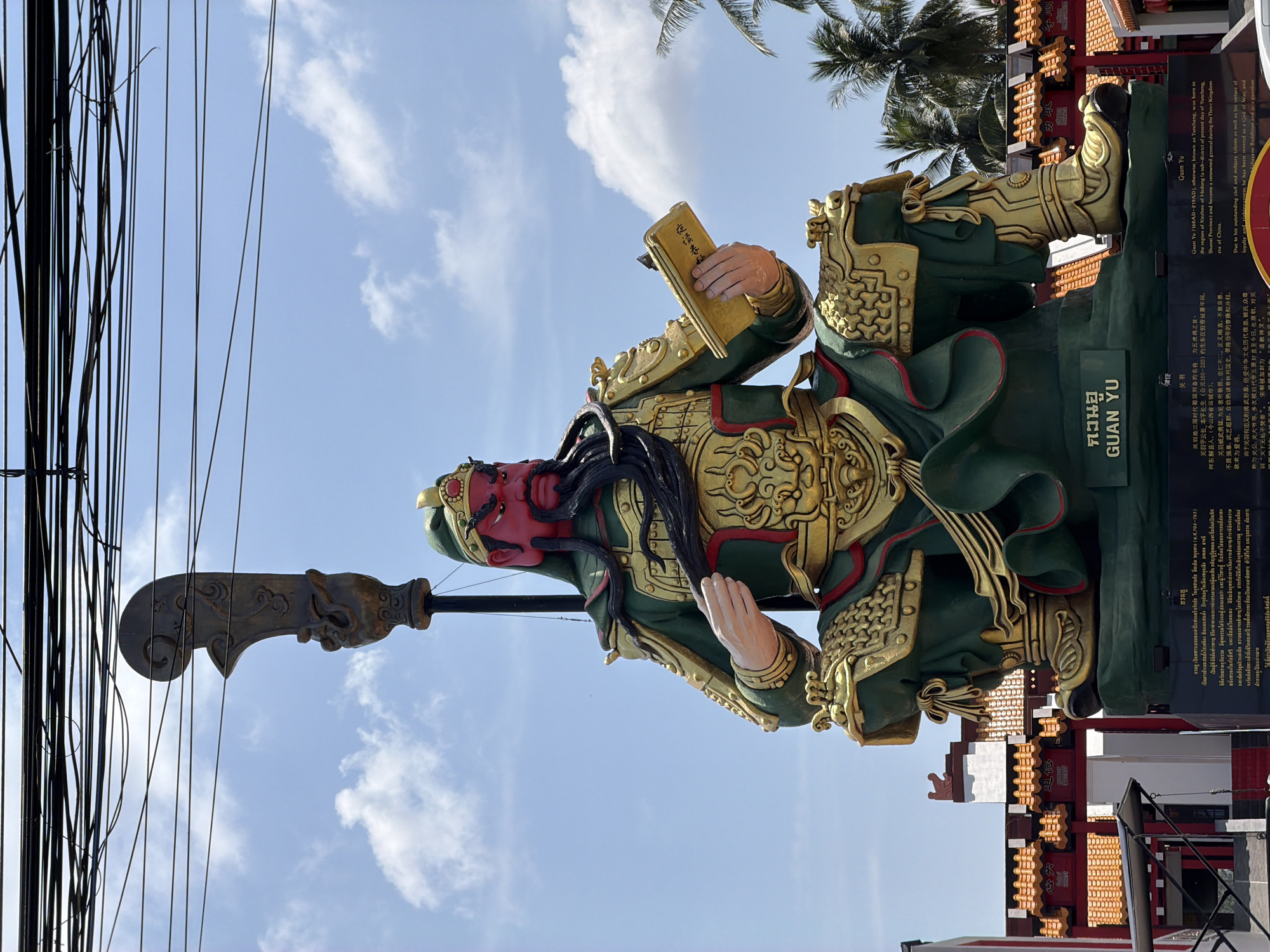 Scooters, a Guan Yu statue, and beach vibes in Ko Samui