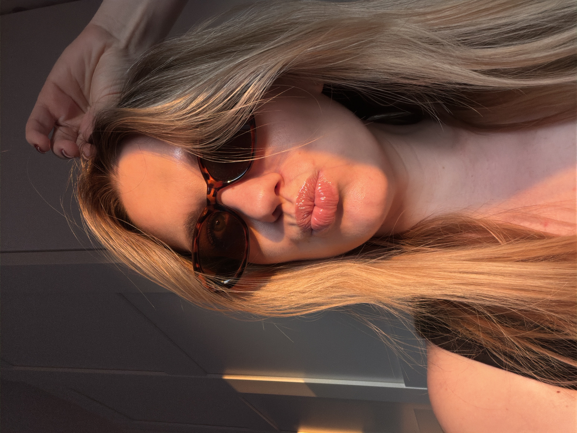 Personal moments captured in Dreiliņi: selfies, treatments, sunset
