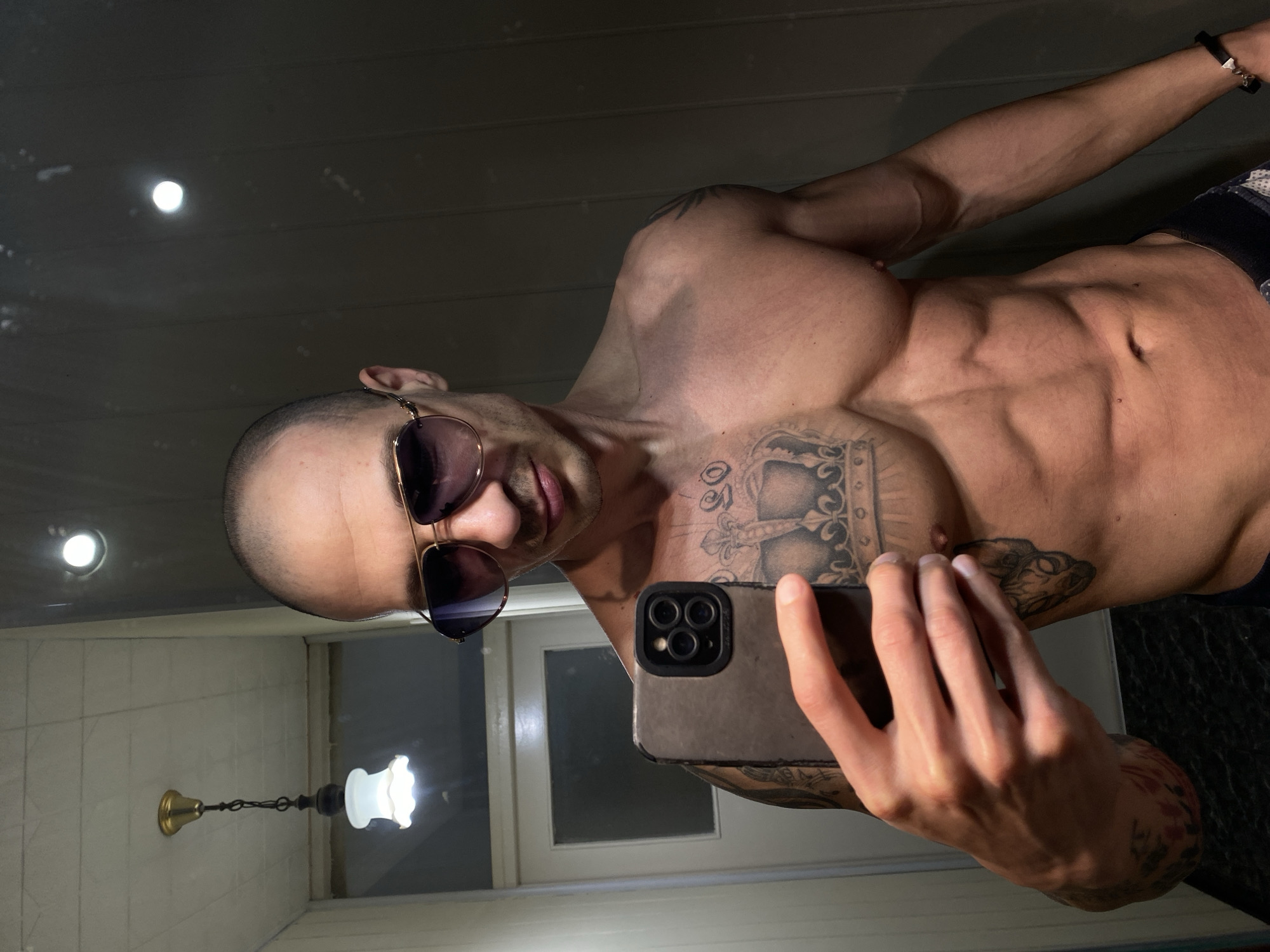 Man documents morning cooking routine and selfies in Bulgaria