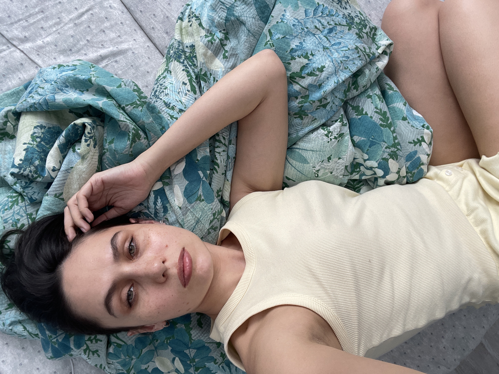 Morning selfies and snacks captured in Izhevsk apartment