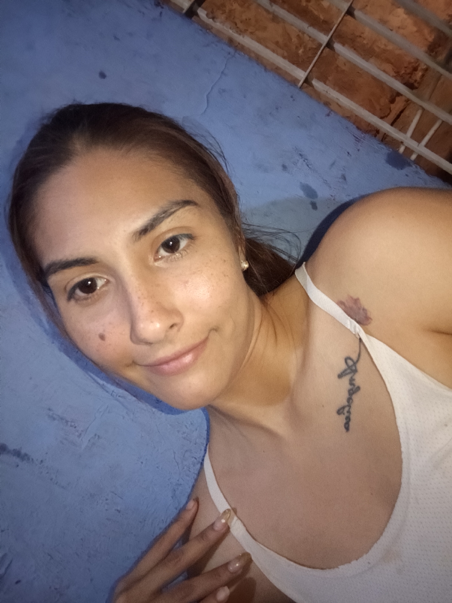 Personal moments captured in Venezuelan coastal town overnight