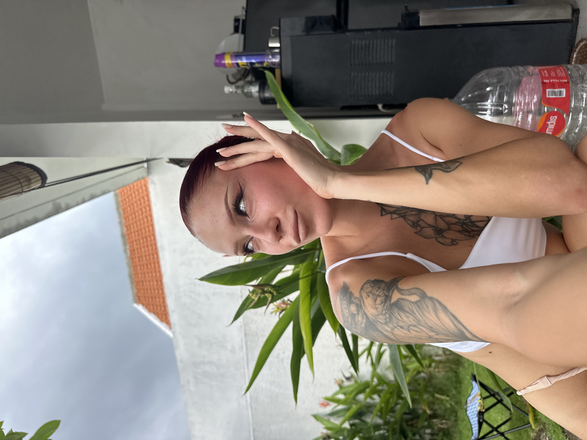 Woman photographed at multiple Kerobokan locations during morning hours