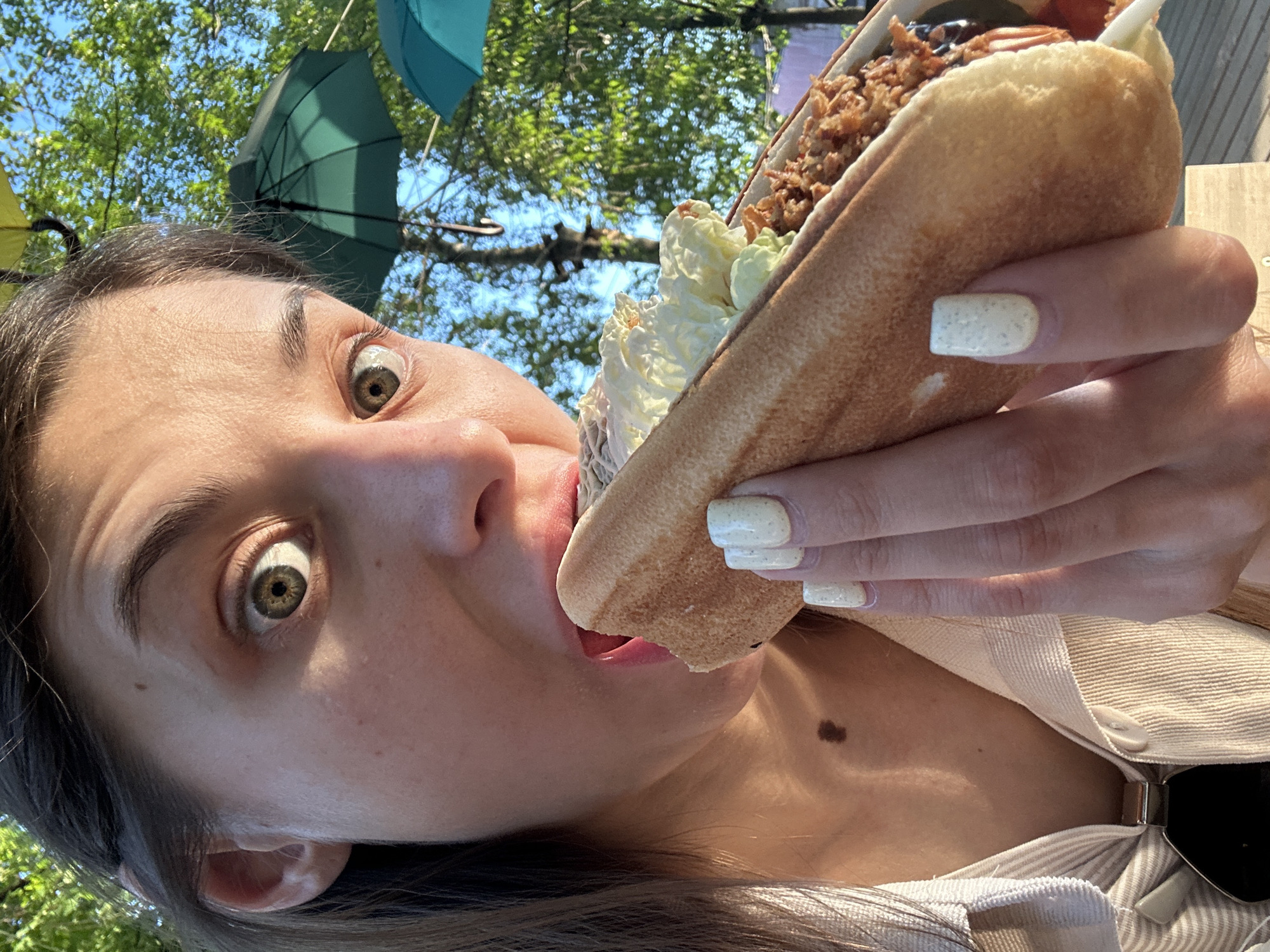 Afternoon dining and sightseeing documented in Izhevsk, Russia