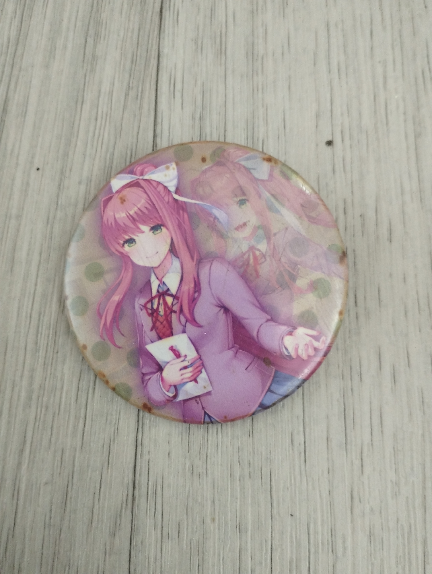 Anime badges, Minecraft toys, and collectibles in Tashkent
