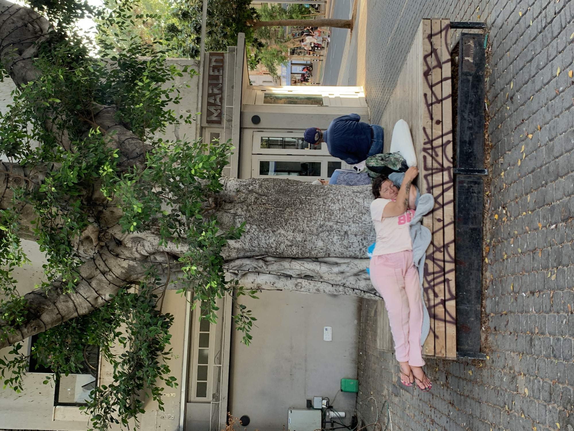 Casual Tel Aviv afternoon: food, cafés, and downtime