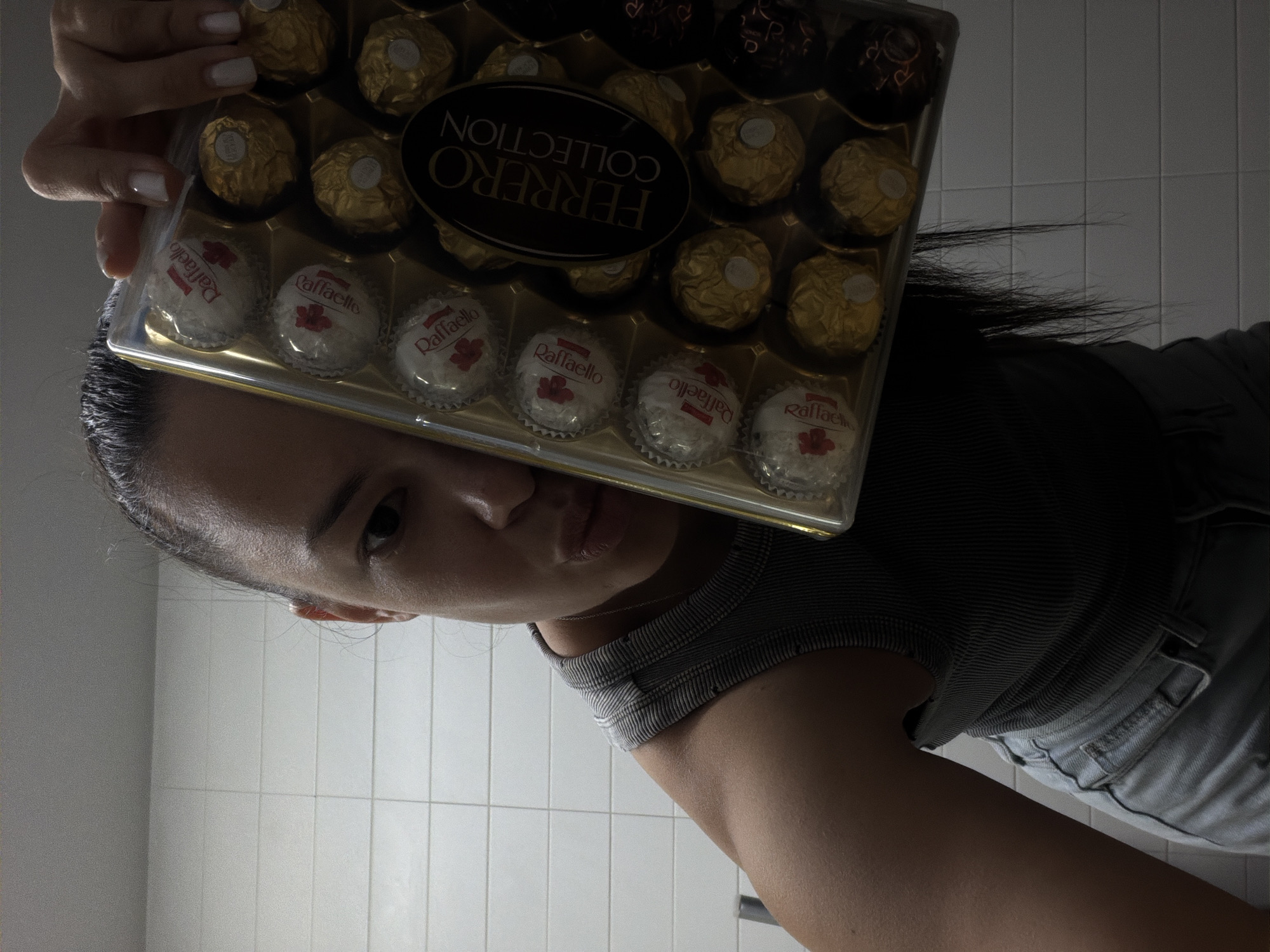 Tourist documents candy shopping and selfies around Valencia