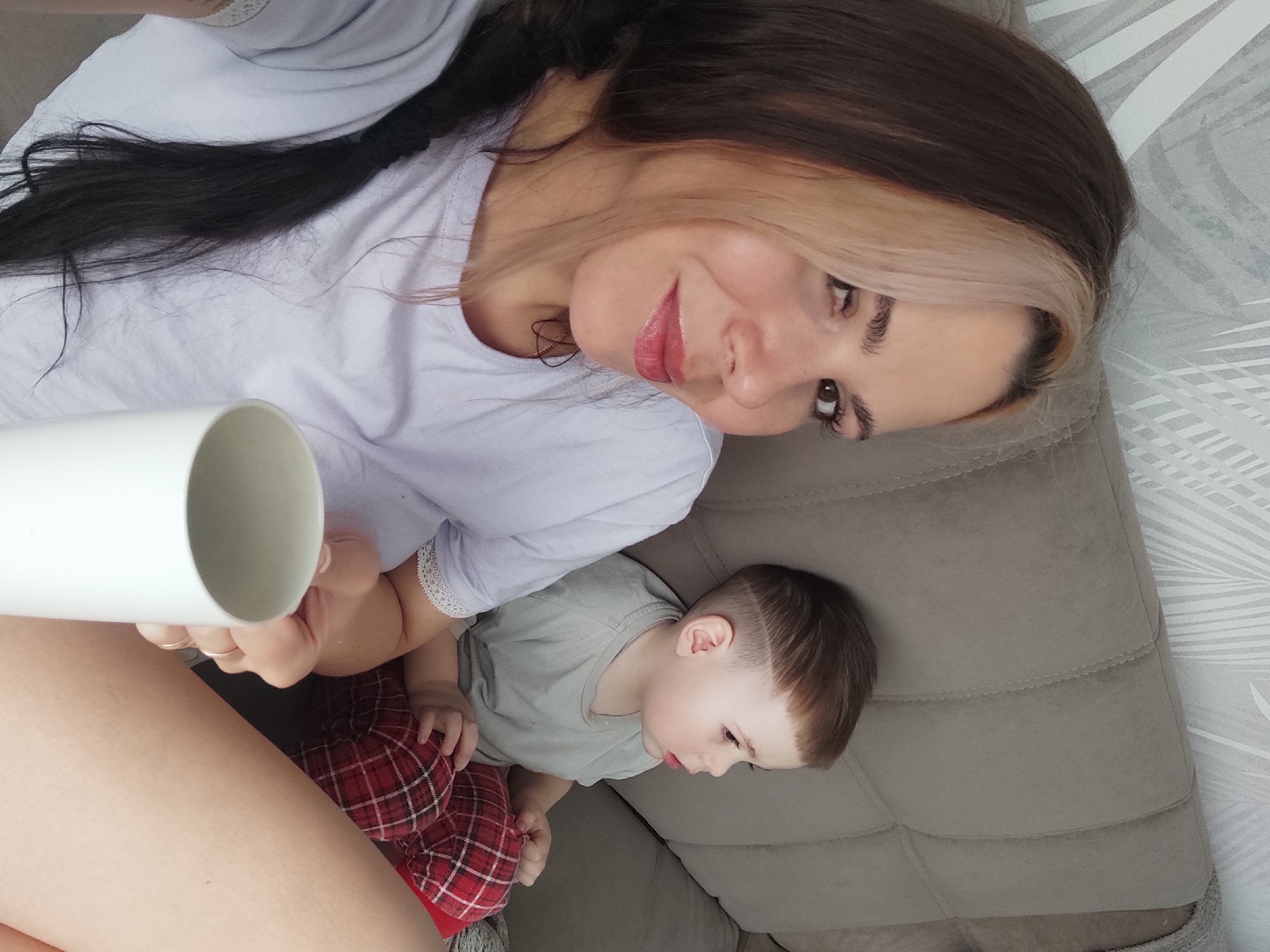Woman documents elaborate breakfast ritual in Chaikovsky, Russia