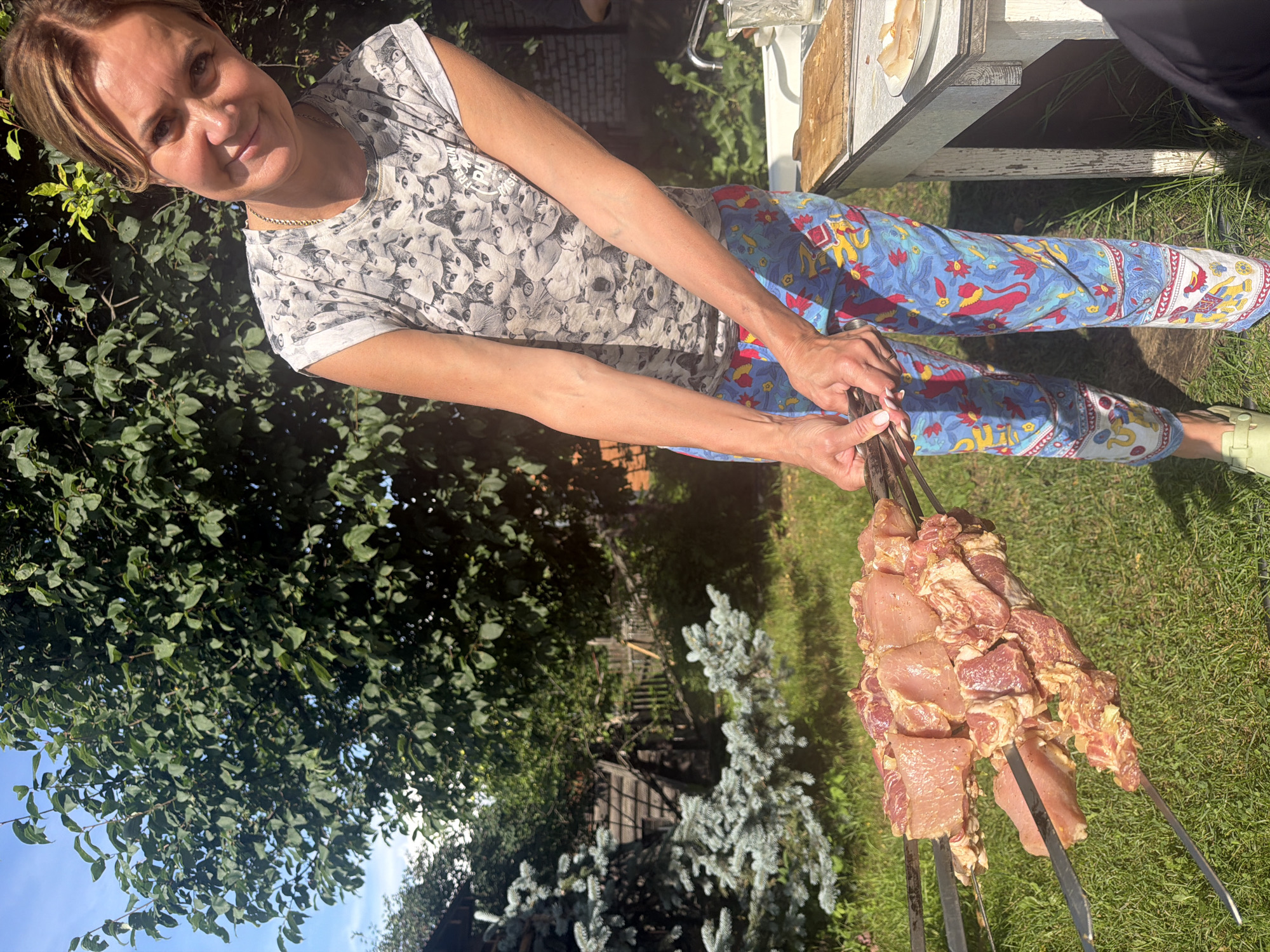 Dacha cookout in full swing, Belaya Kholunitsa
