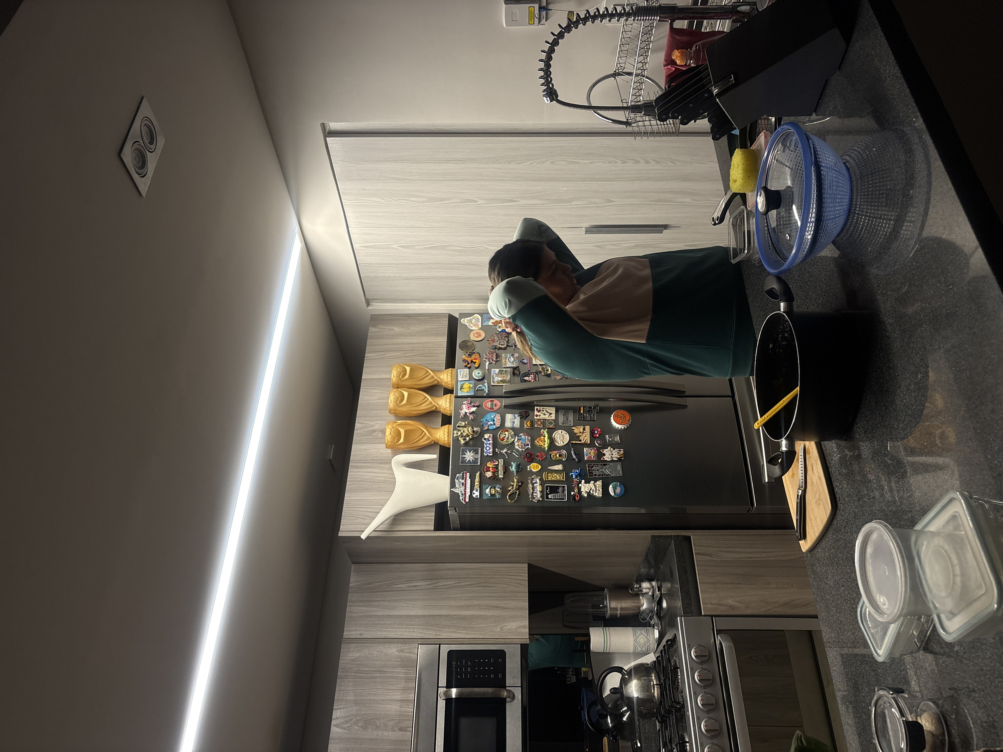 Late-night indoor scenes documented in Mexican residential spaces