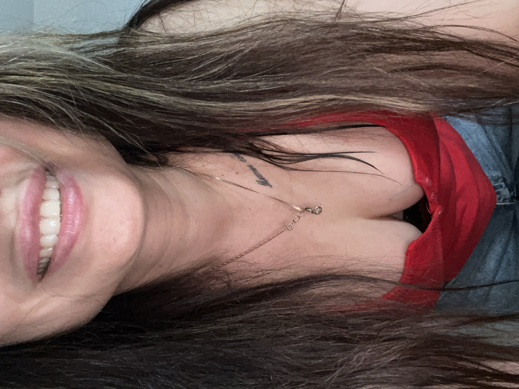 Woman photographs herself from multiple angles during 32-minute session