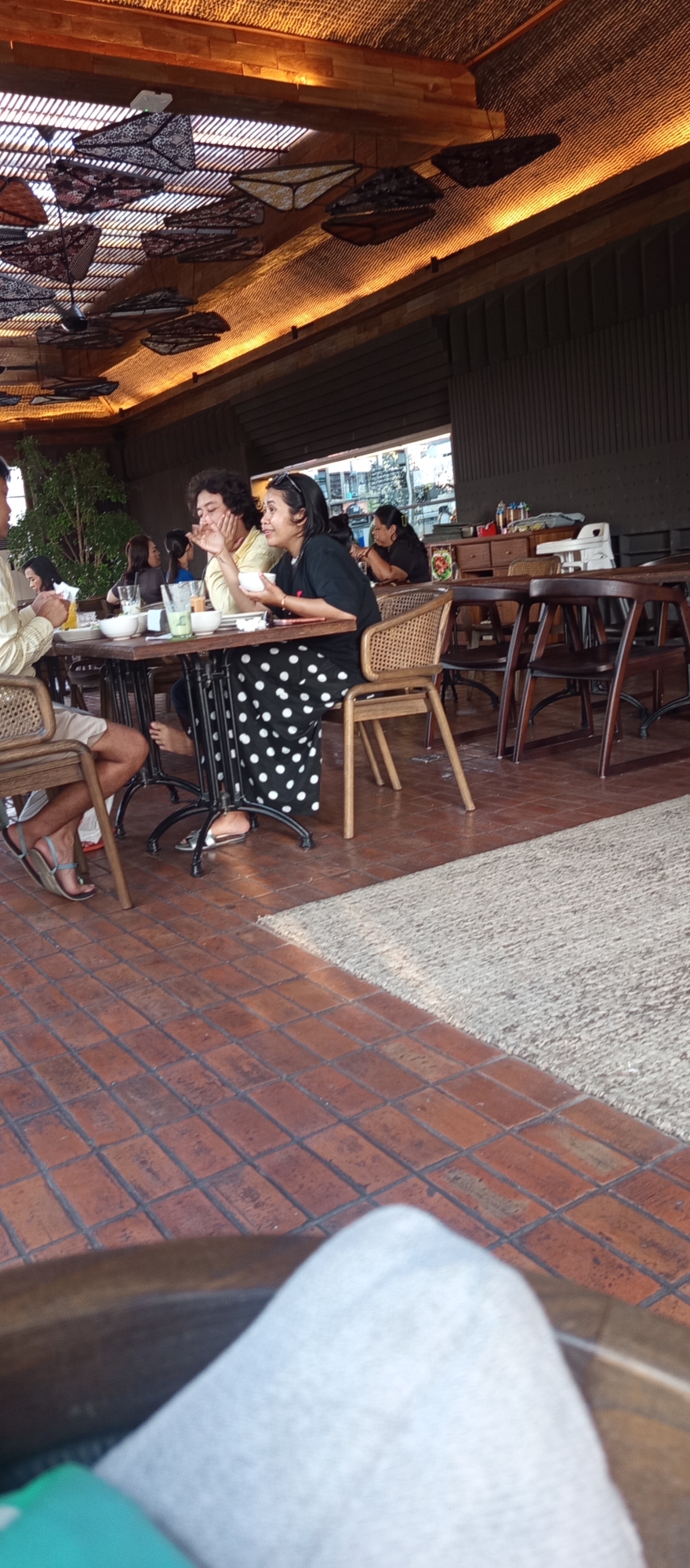 Casual dining scene at a Bali restaurant in North Kuta