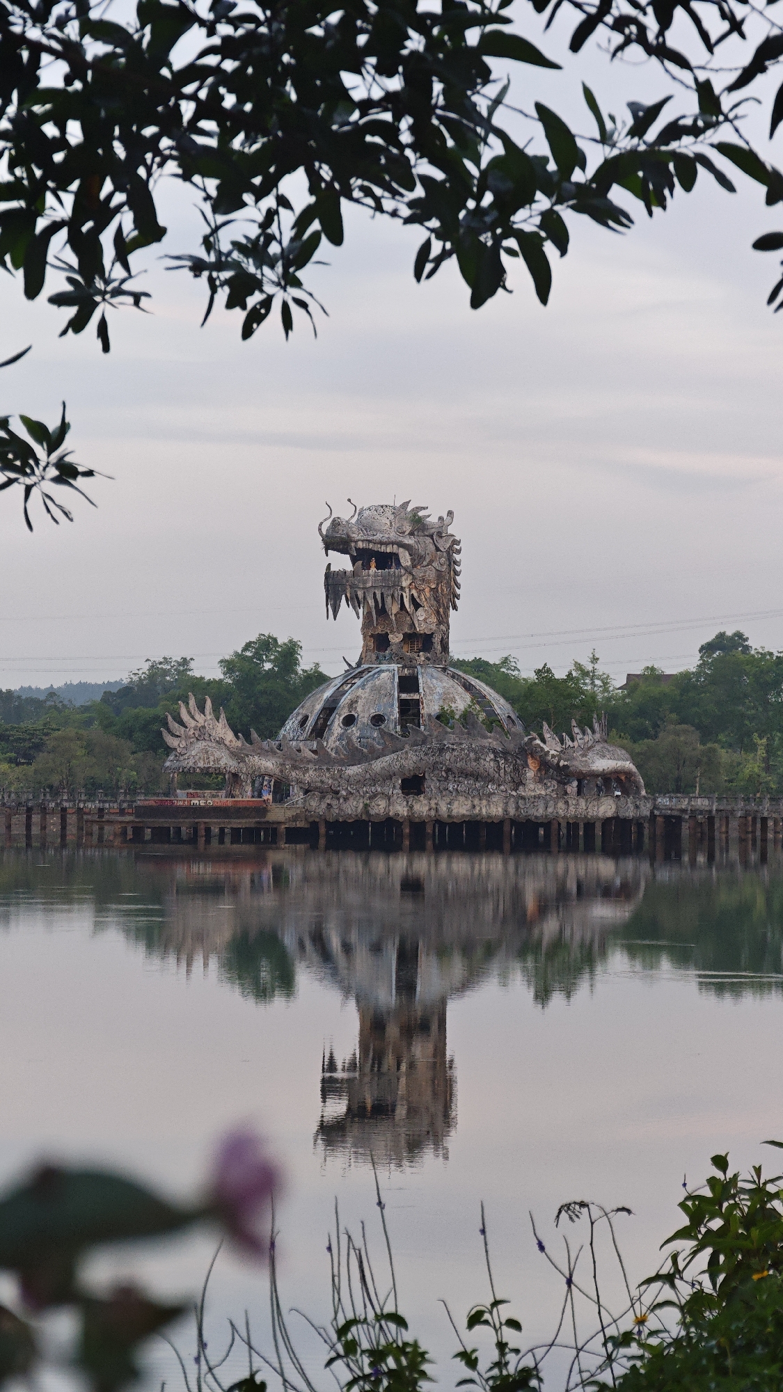 Visitor documents abandoned dragon waterpark in Vietnam