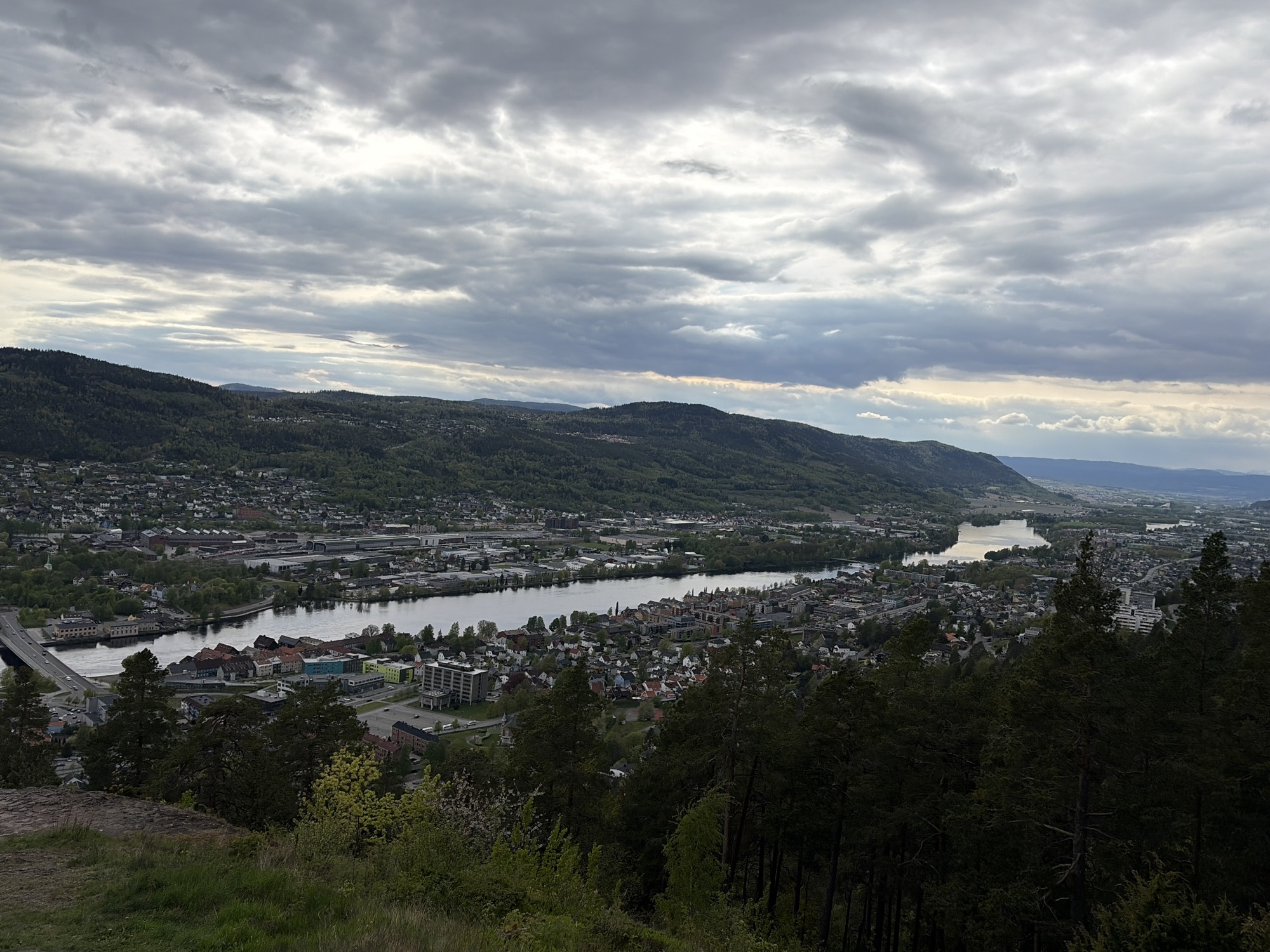 Witness captures panoramic views of Drammen river valley