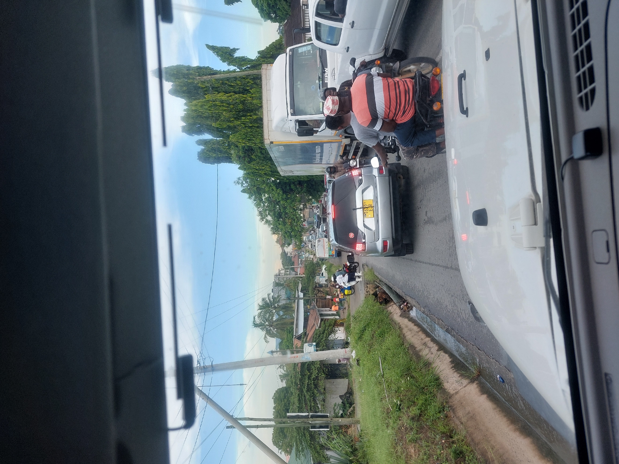 Traffic jam slows vehicles in Dar es-Salaam Monday afternoon
