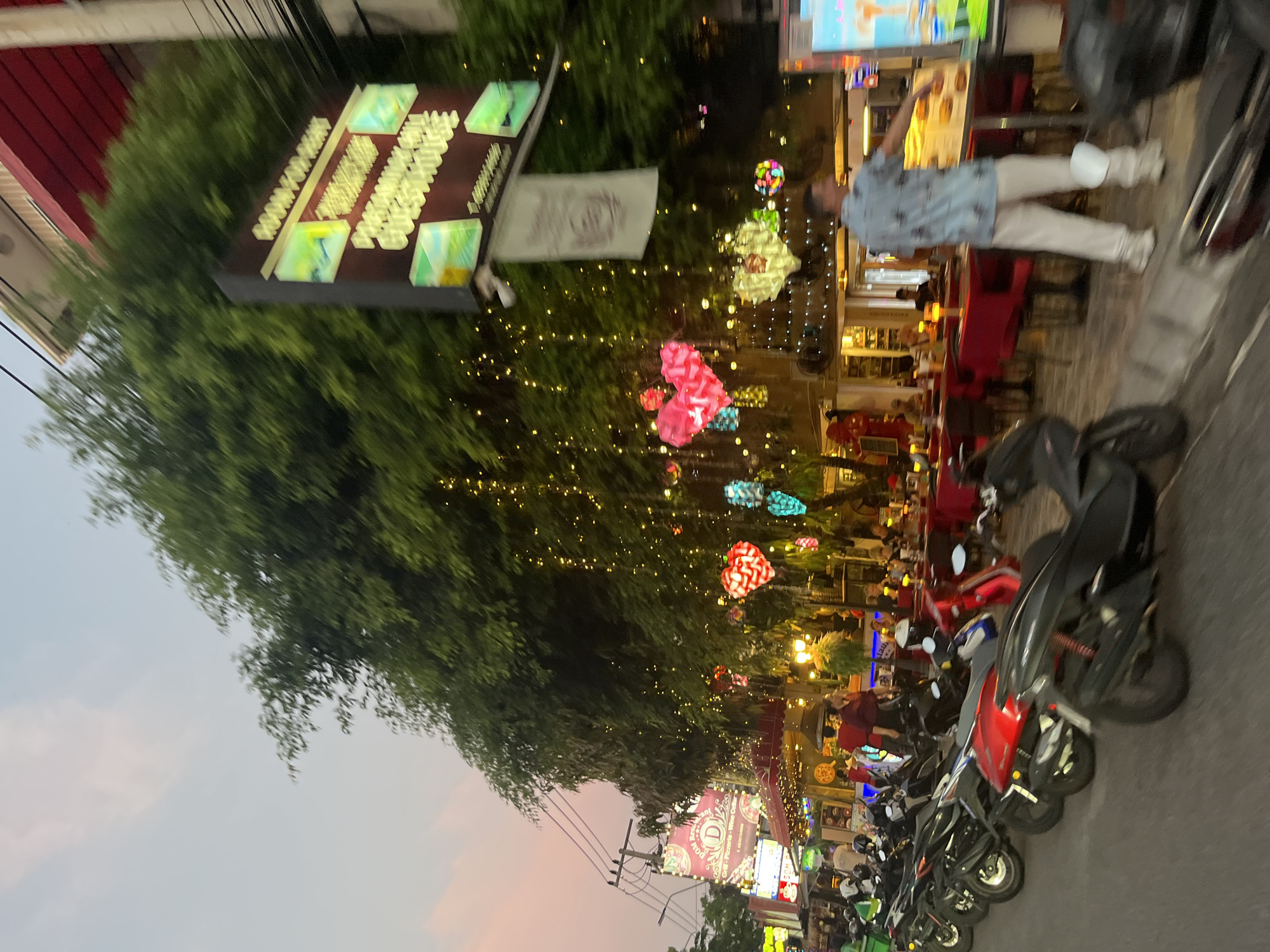 Ordinary street life documented in Pattaya's commercial district