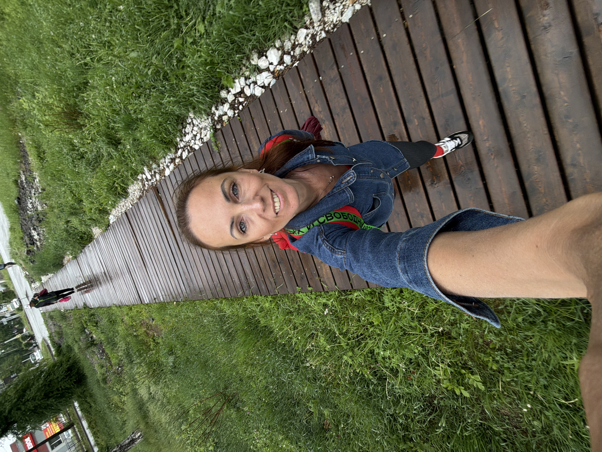 Rainy day in Birobidzhan: park walks, daisies, and street life