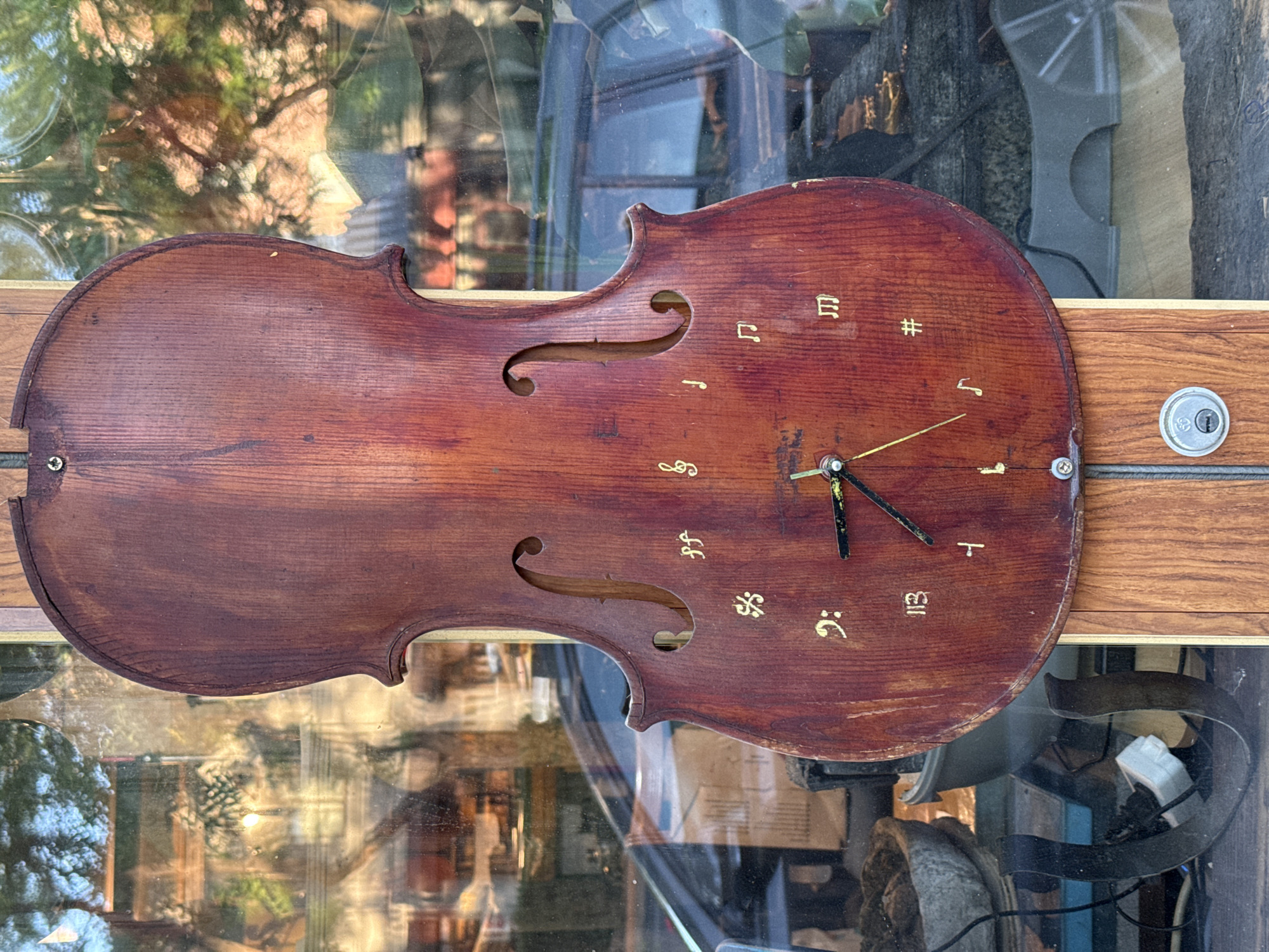 Music store browsing documented in Beijing's Xicheng District