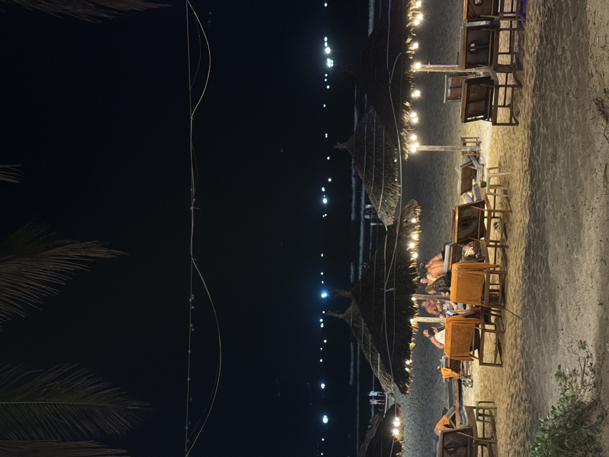 Beach volleyball and resort scenes documented in Đà Nẵng