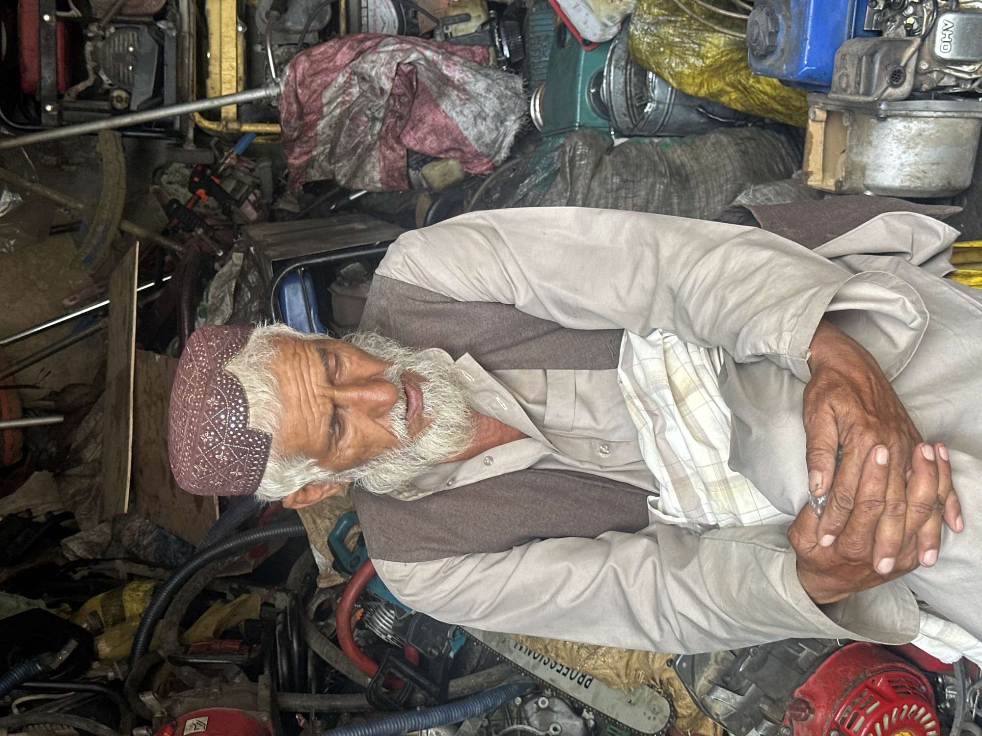 Street and workshop life in Quetta on a July morning