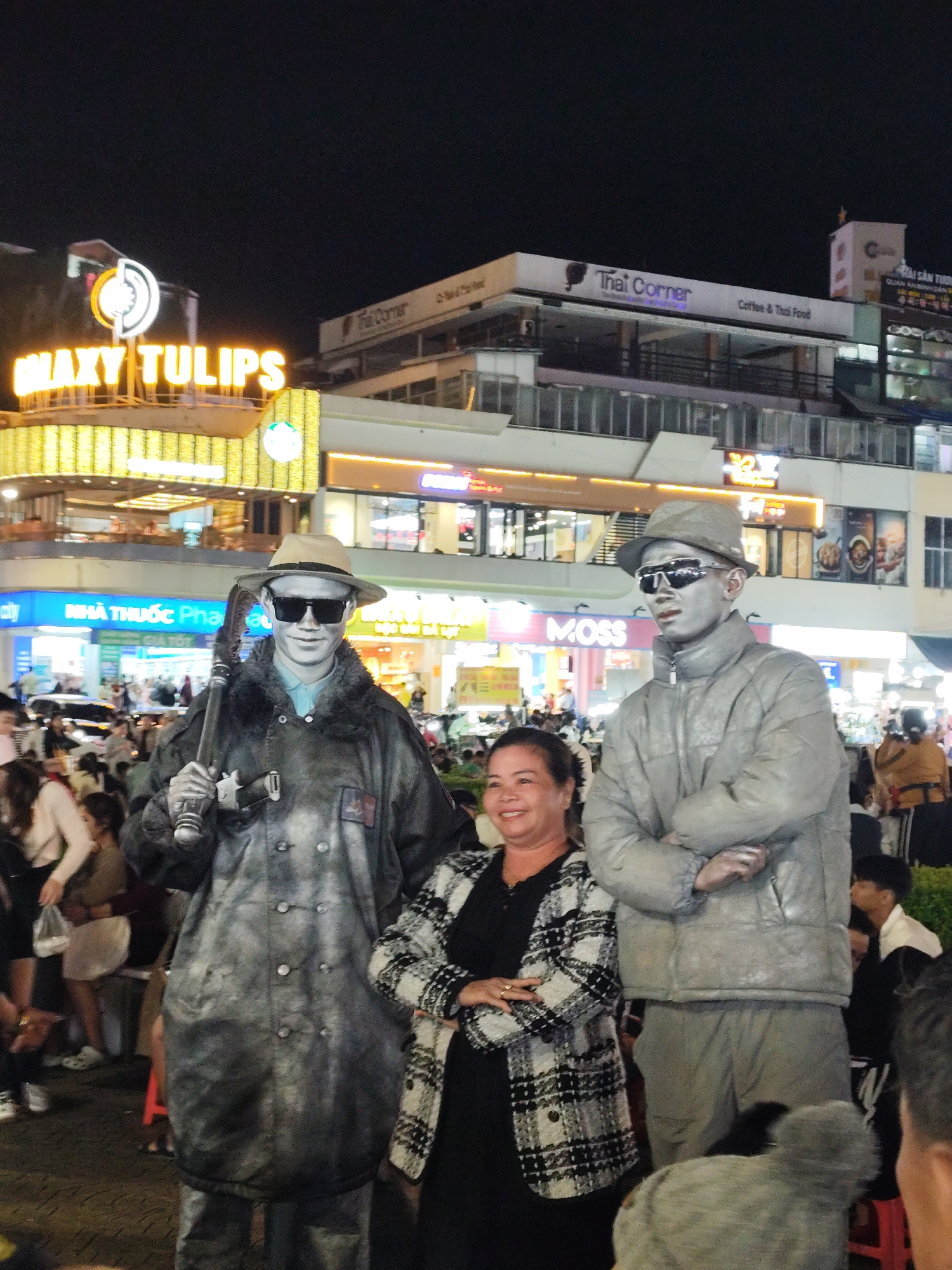Evening social life unfolds around Da Lat lake and night market