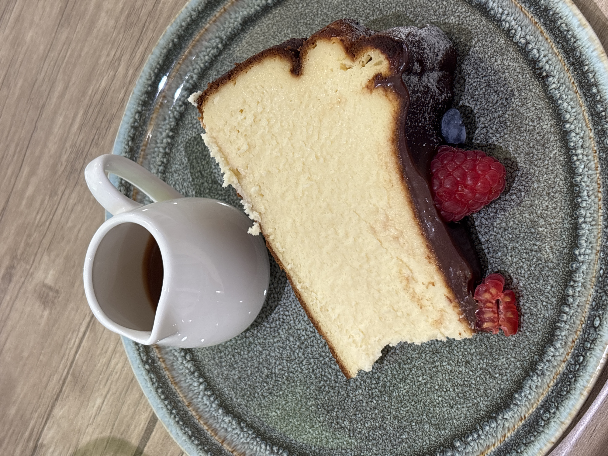 Food displays and dessert presentations documented over 30-minute span