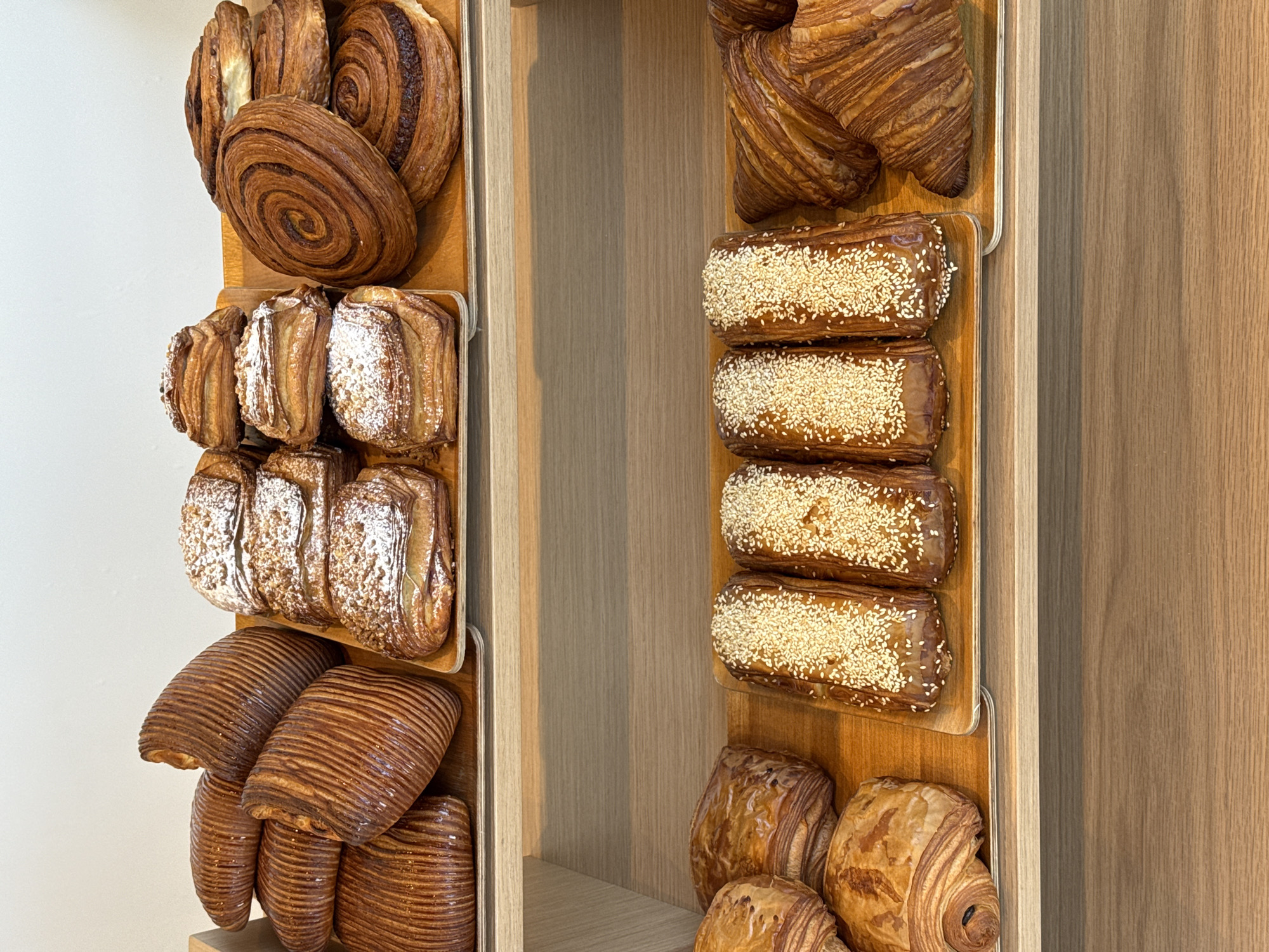 Morning scenes captured at Tel-Aviv bakery and mirror selfie