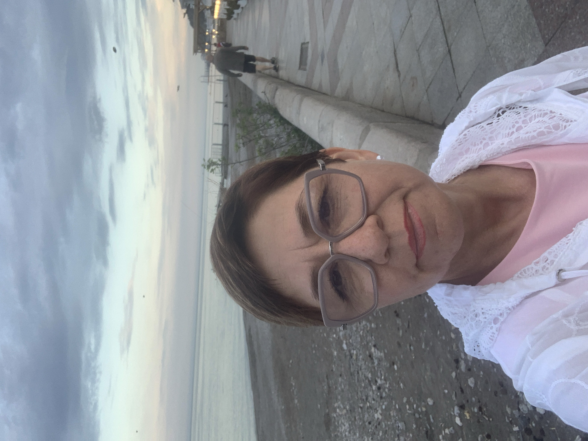 Afternoon leisure scenes documented along Thessaloniki's coastal waterfront