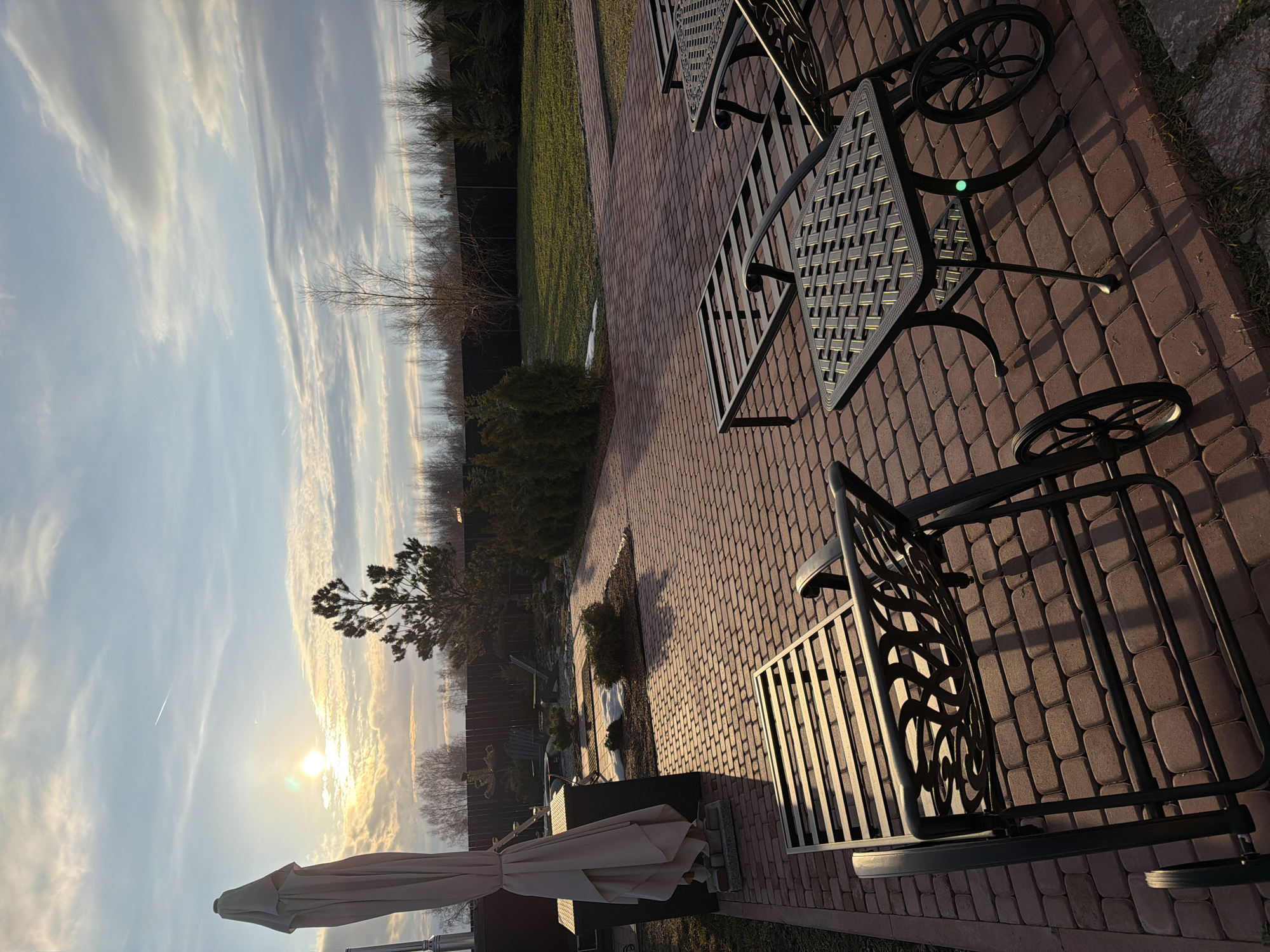 Spring afternoon scenes captured around Ryazan residential property