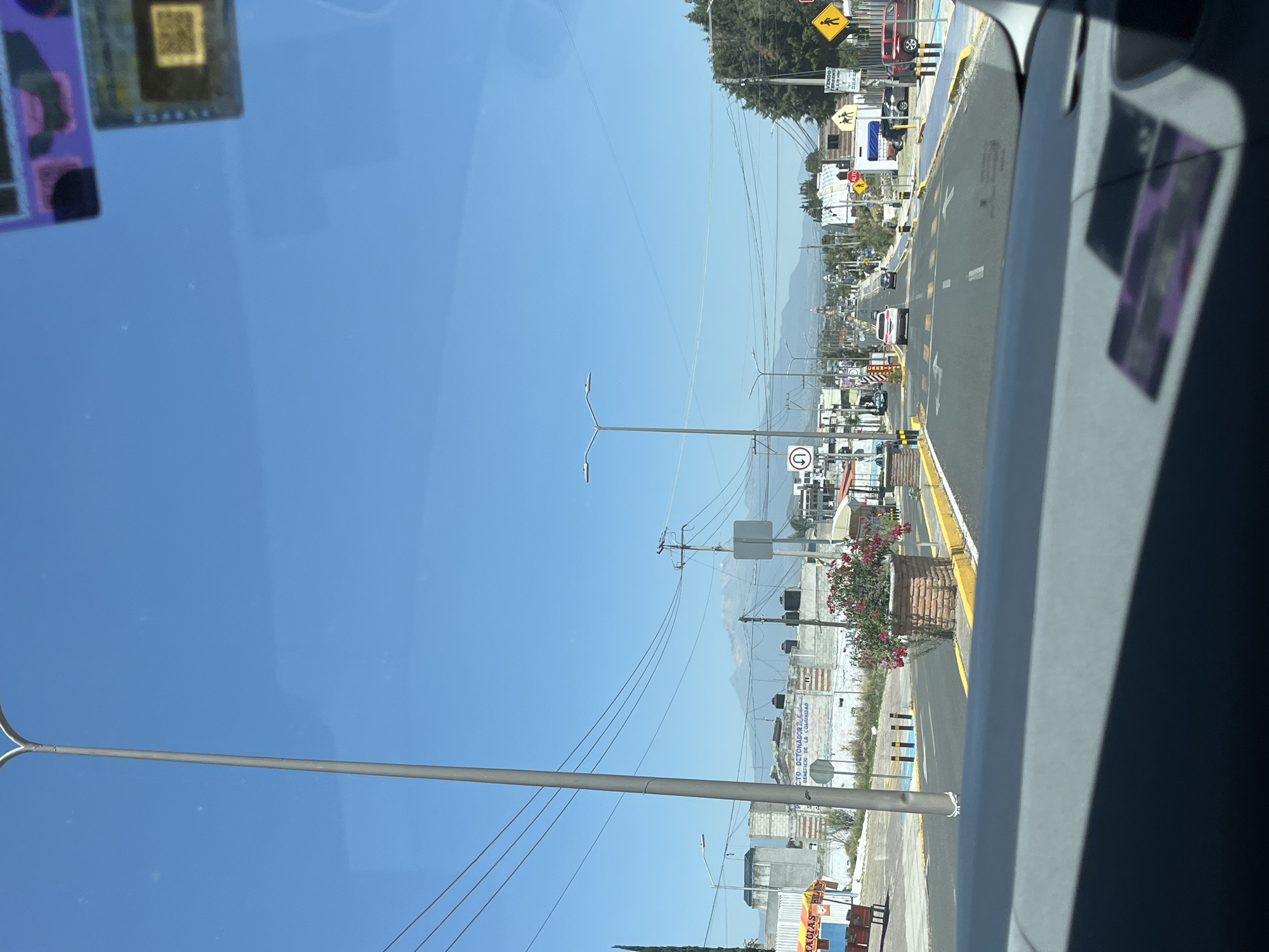Clear skies observed during vehicle travel in San Andrés Cholula