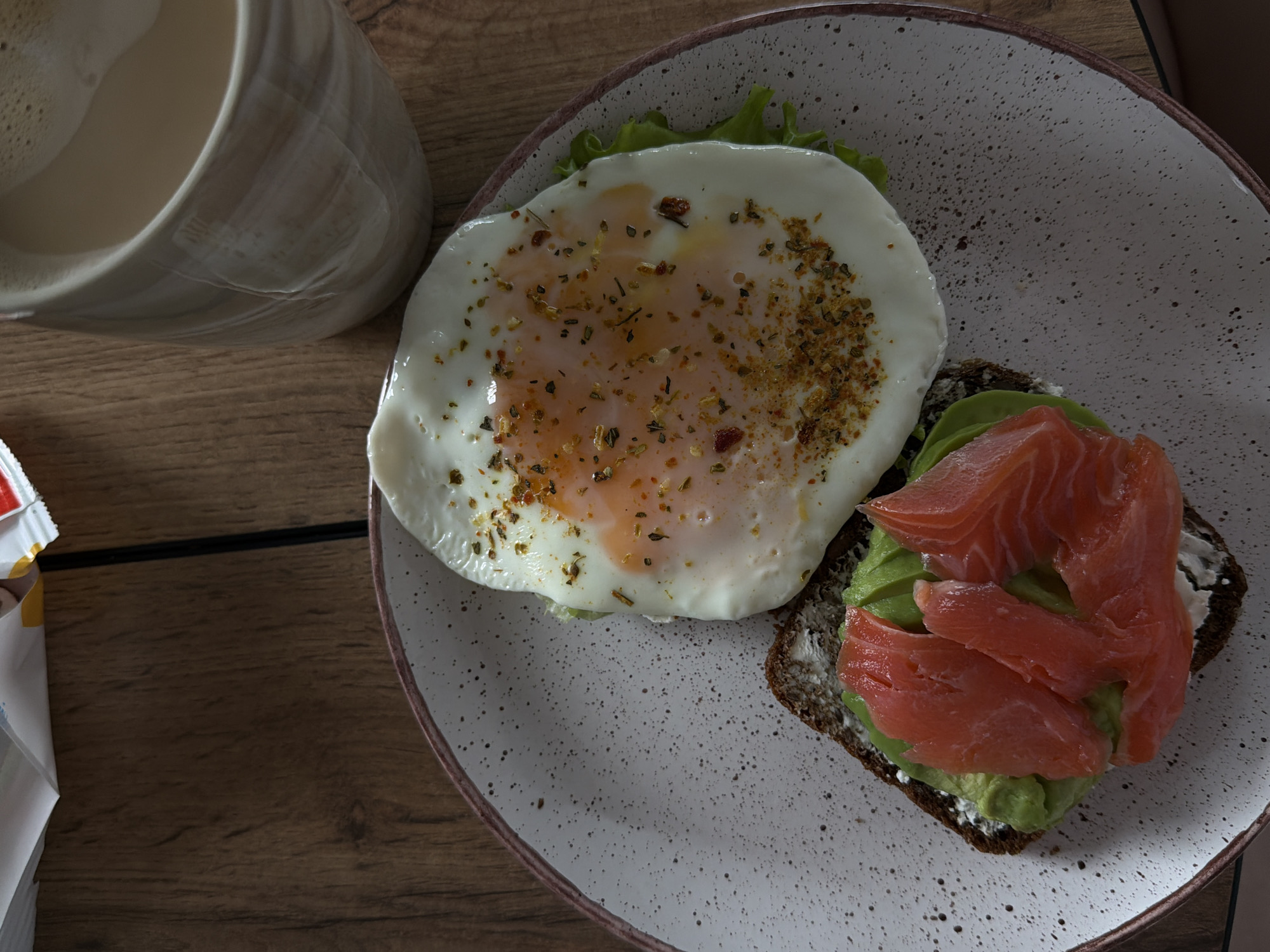 Morning breakfast documented in Reshetnikovo, Russia