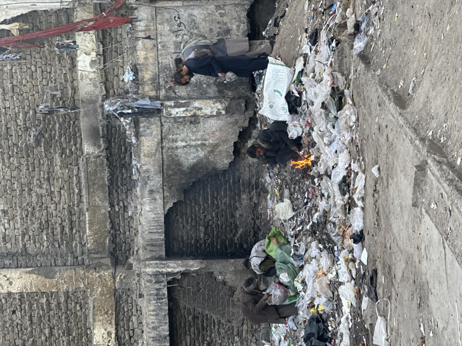 Daily Street Life Documented Across Quetta During Afternoon Hours