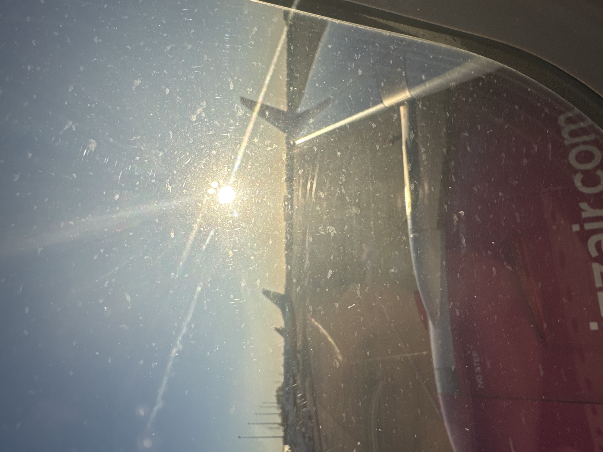 Morning aircraft activity observed at Charleroi airport