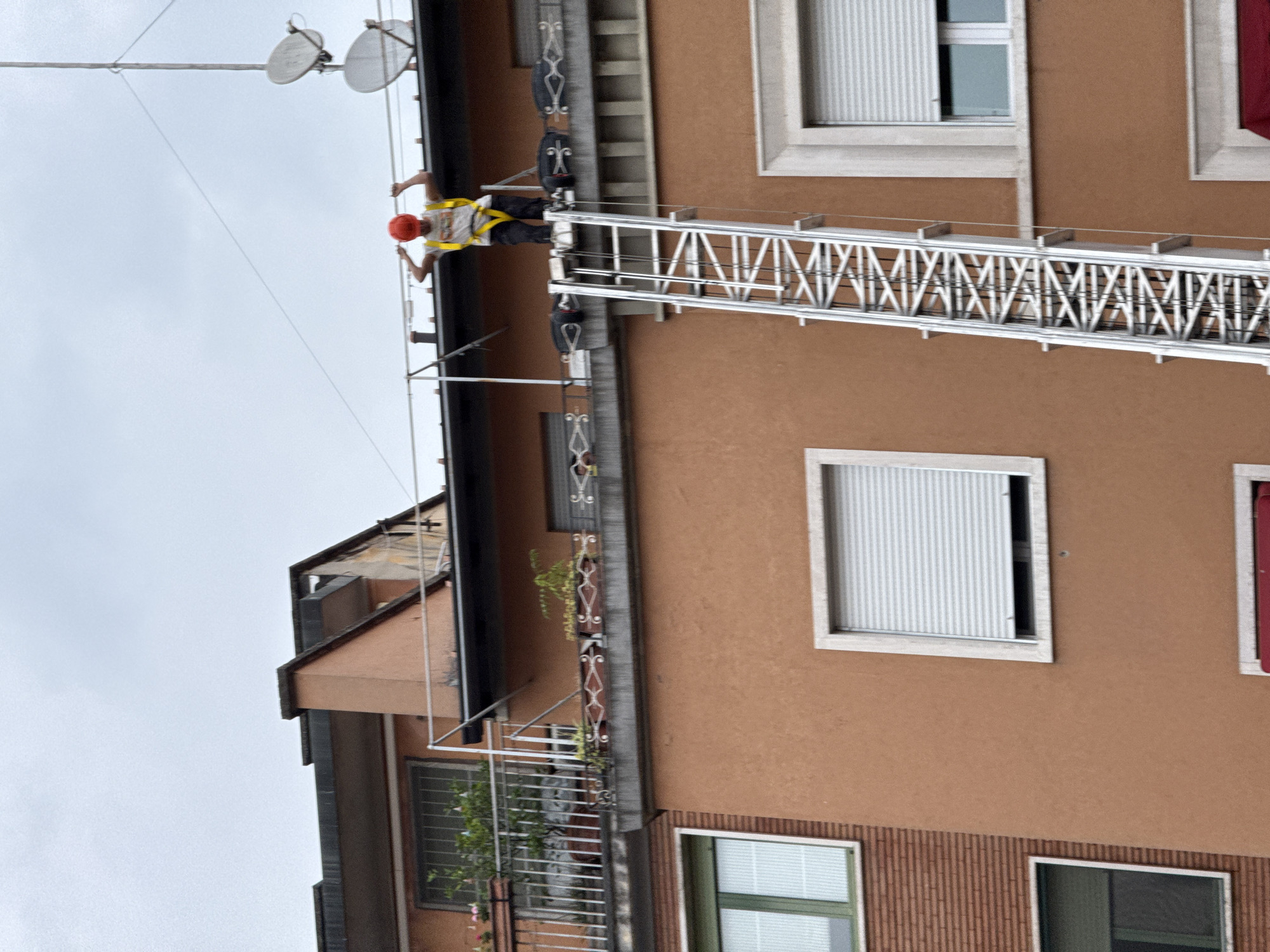 Morning construction work and subway activity documented in Milan