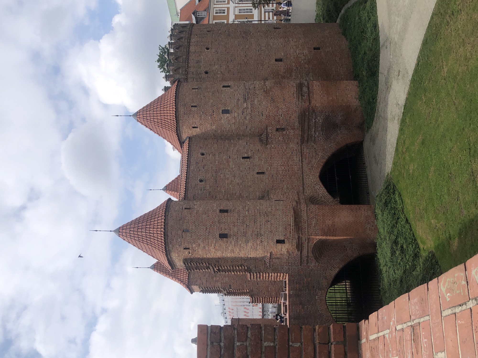 Close-up exploration of Warsaw's Old Town Barbican and surroundings
