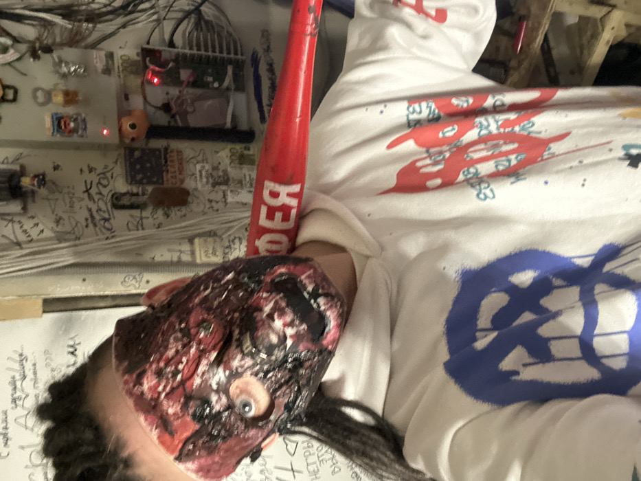 Horror makeup artist showcases special effects work in Saratov residence