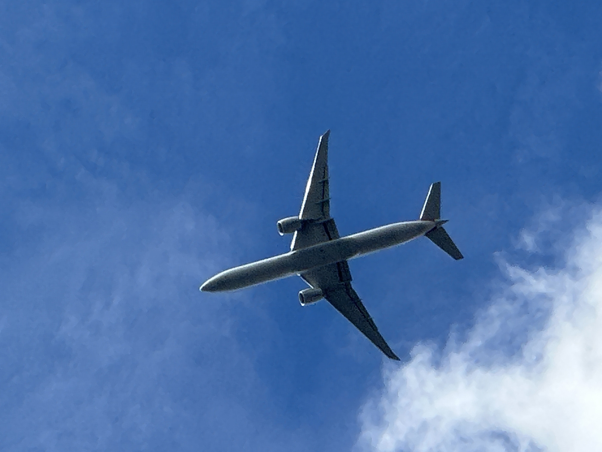 Planespotting session tracks jets overhead in south London