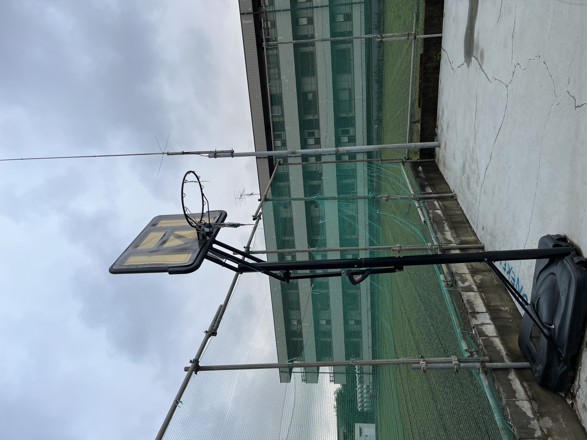Overcast morning in Sayama: courts, towers, and gardens