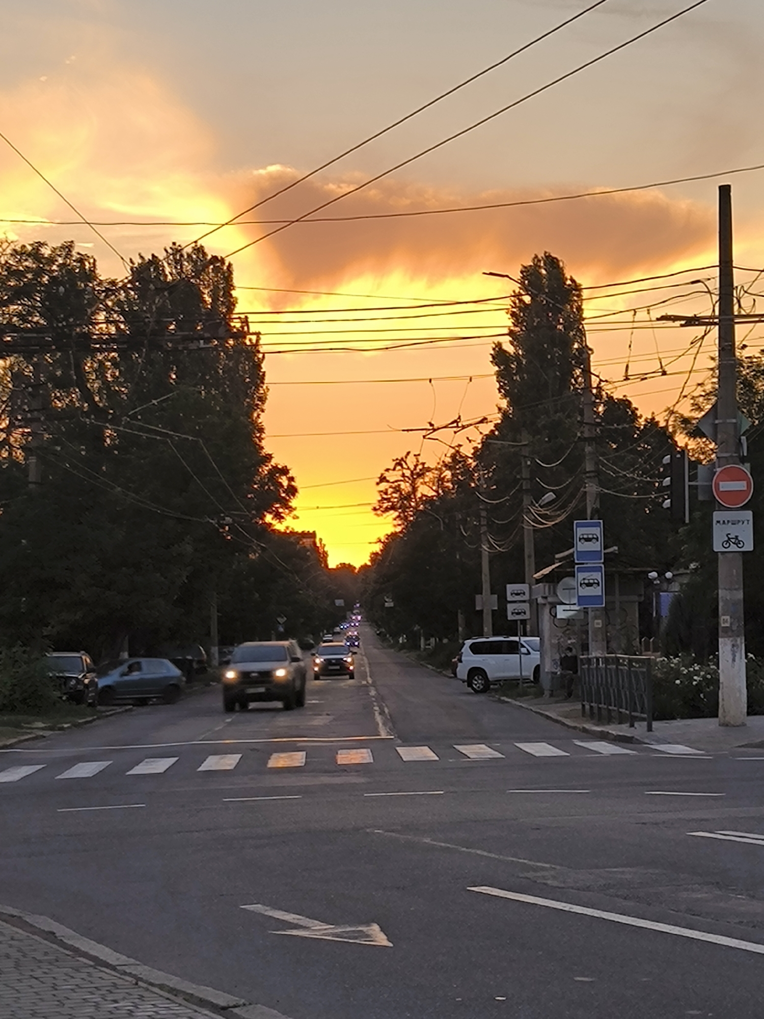 Evening stroll through Mykolaiv's monuments, churches, and gardens at sunset