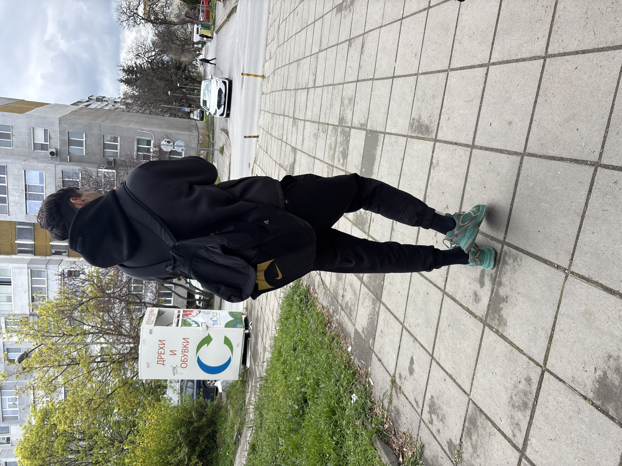 Man in black attire spotted on Varna sidewalk
