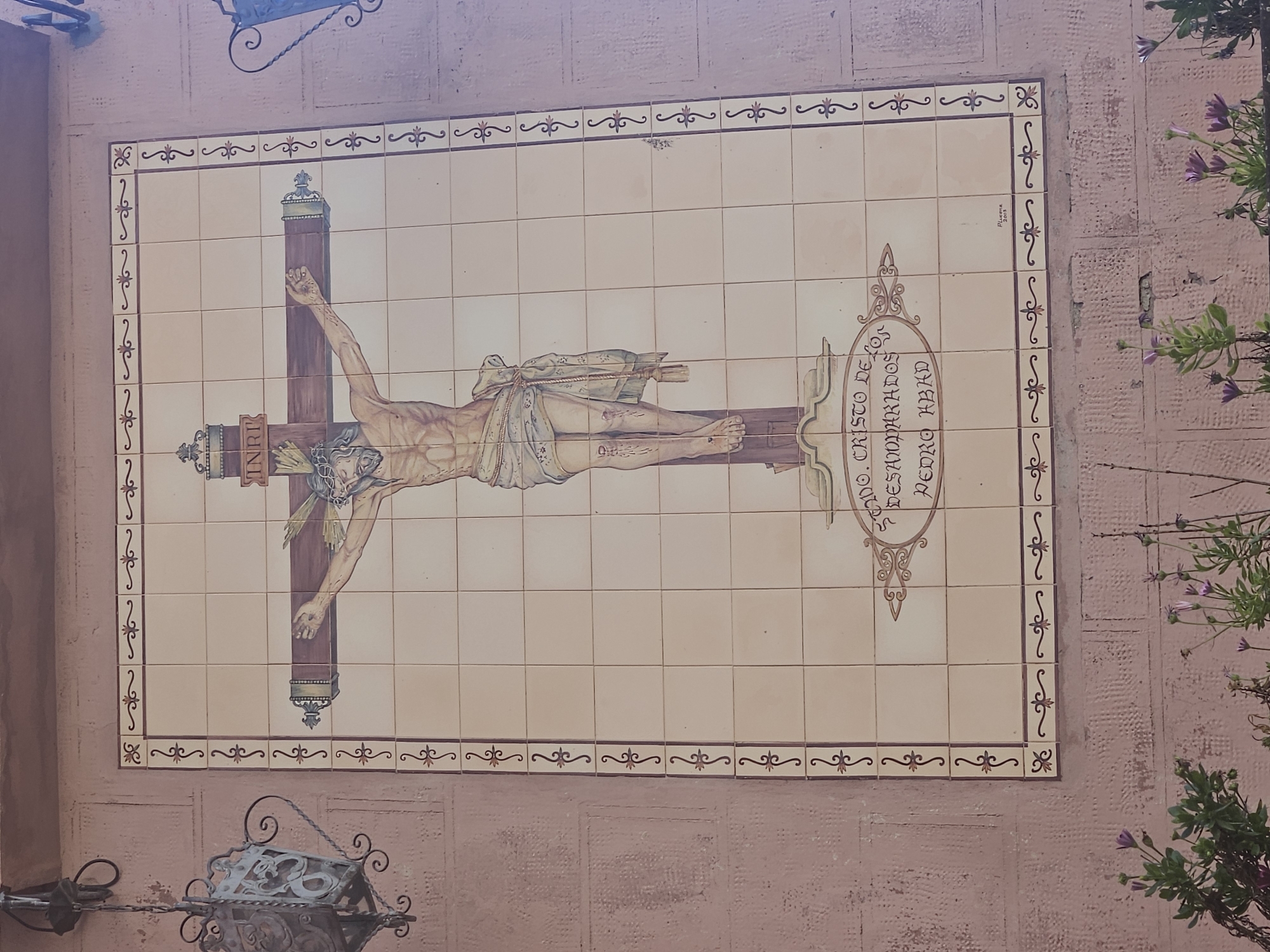 Morning architectural survey captures Pedro Abad street scenes