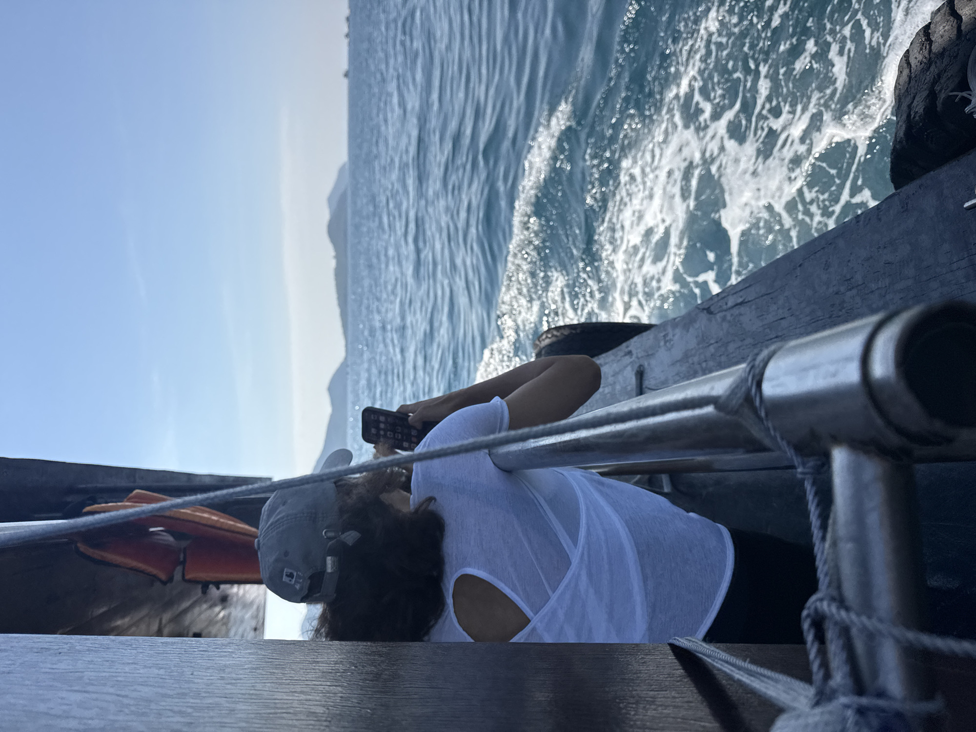 Boat excursion around Nha Trang islands with parasailing activity