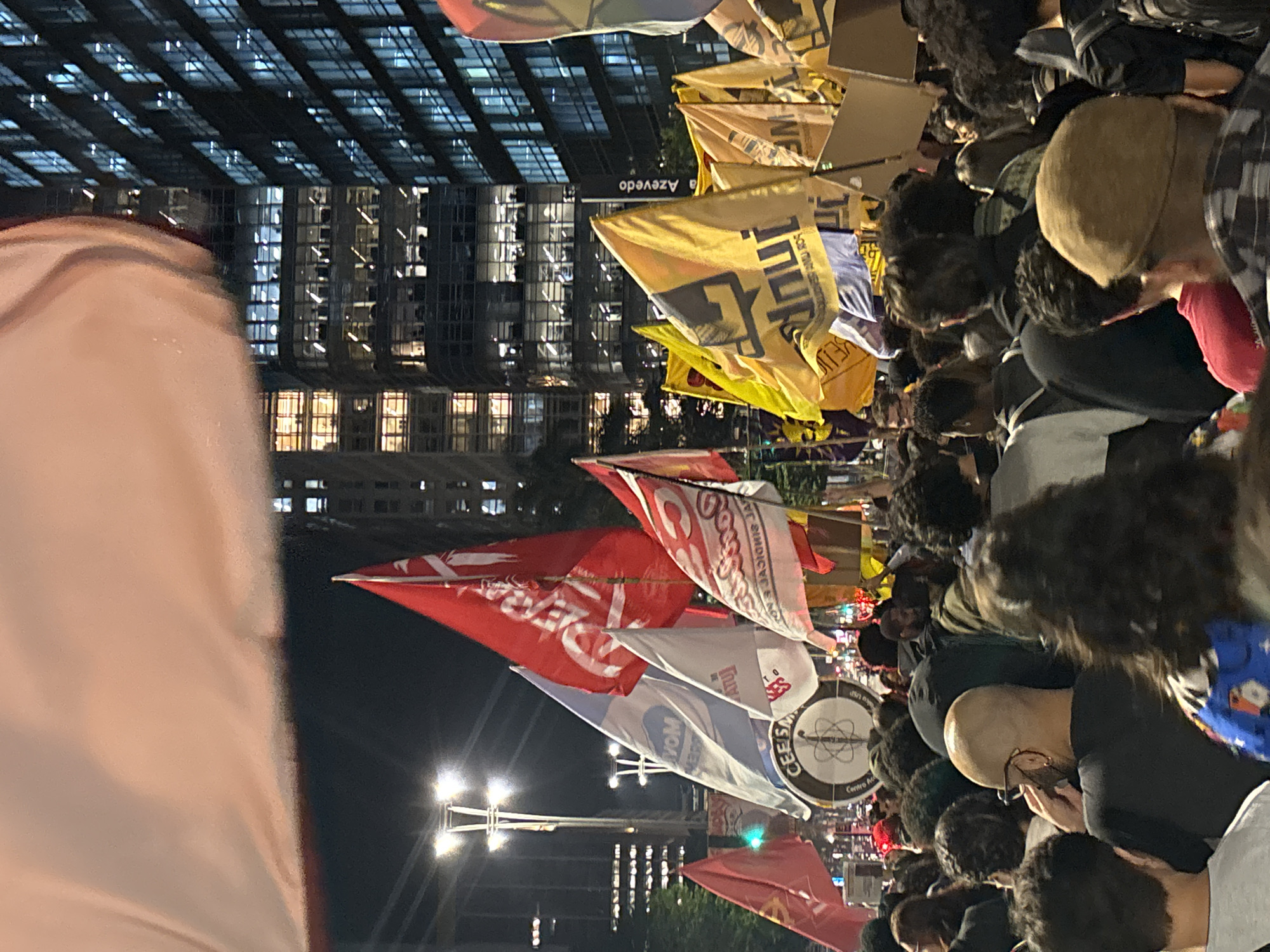 Nighttime protest draws crowds in São Paulo streets