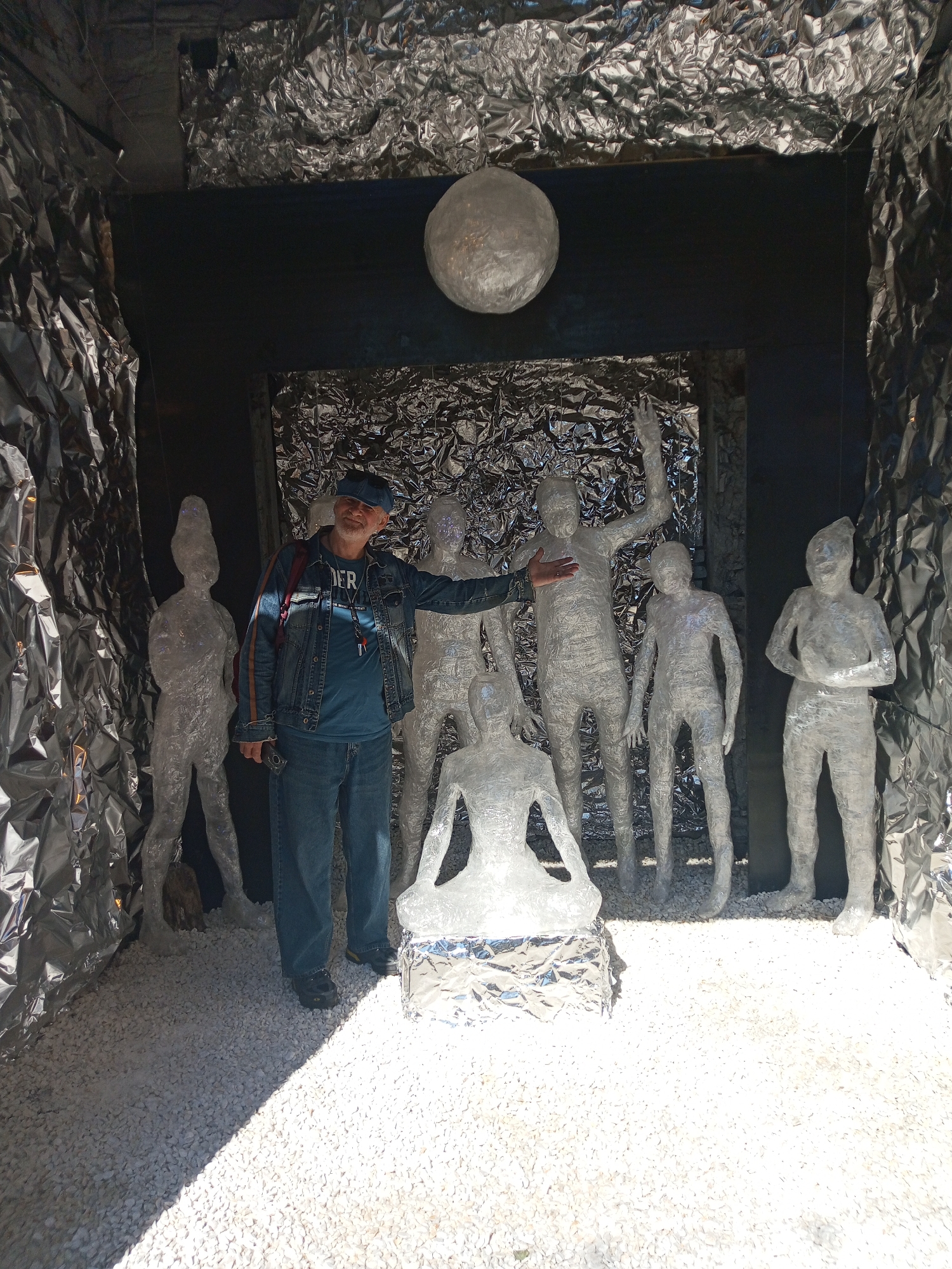 Witness documents art installation, urban scenes across Saint Petersburg