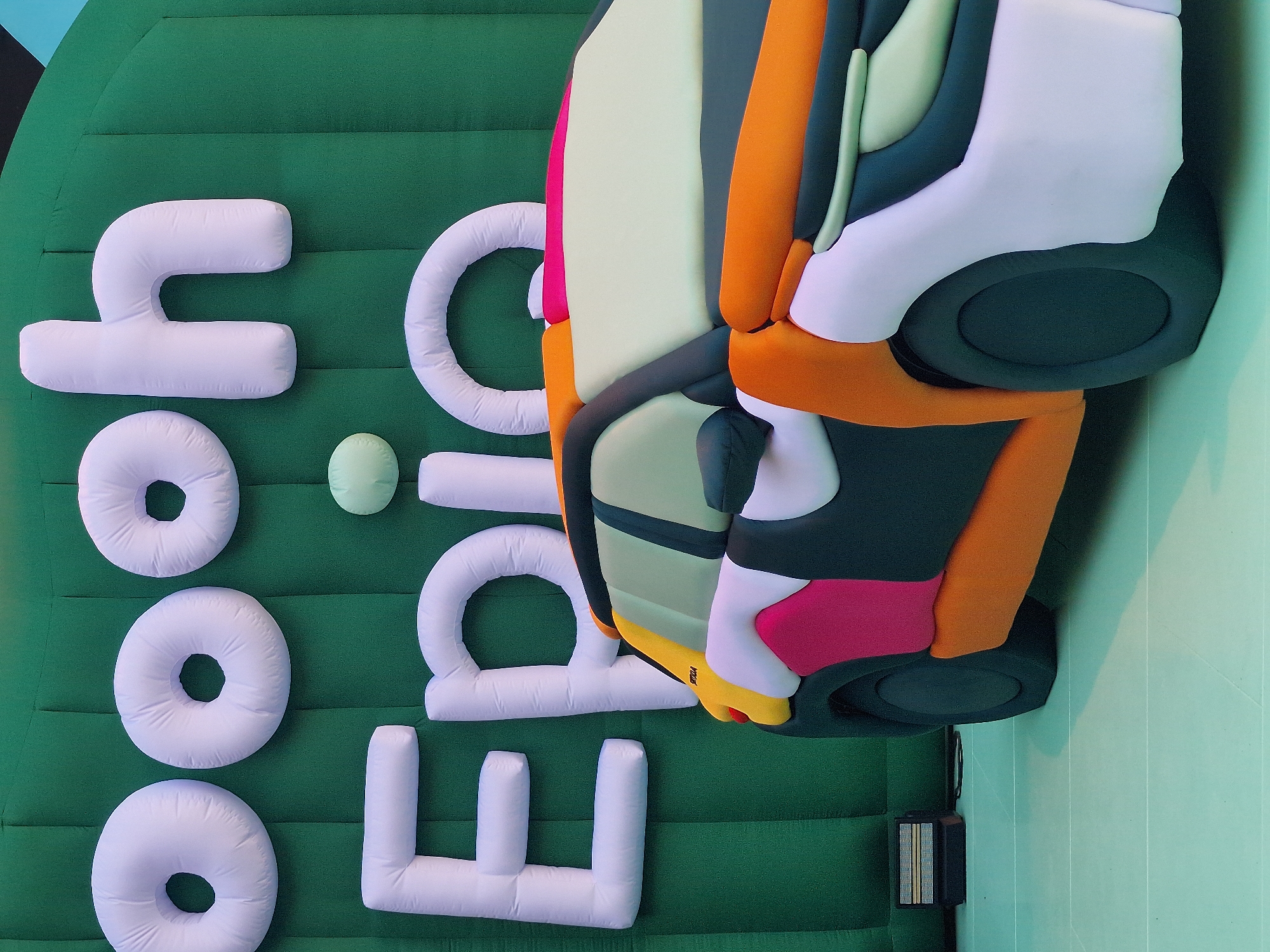 Milan resident documents art display, public transit journey