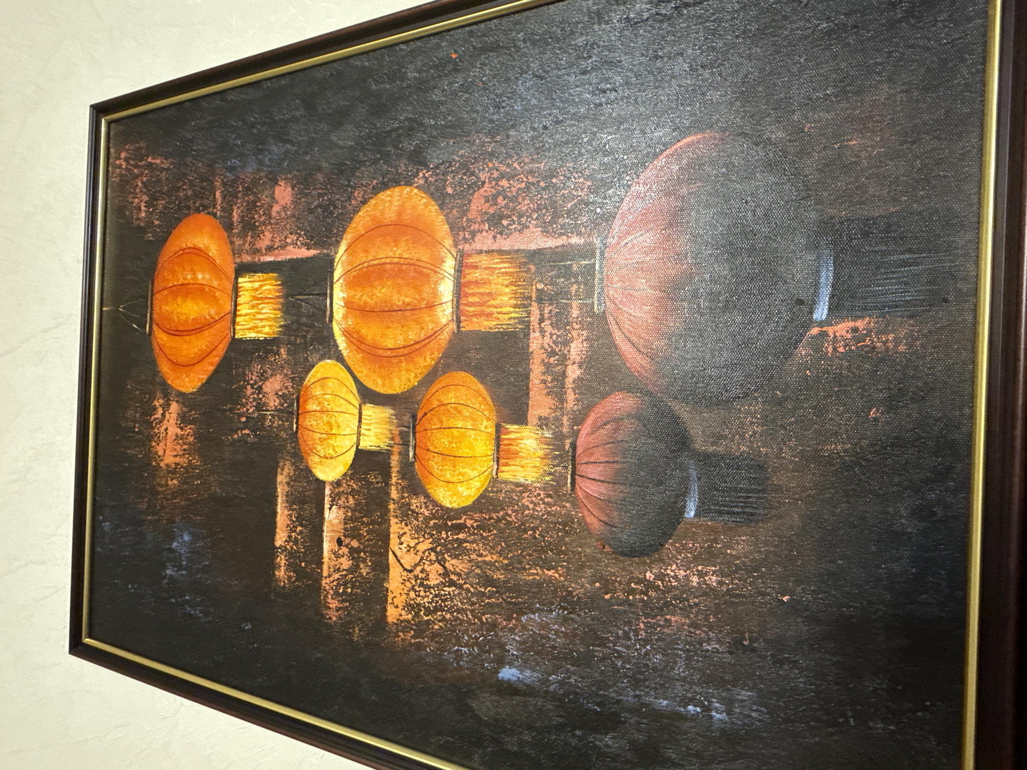 Lanterns and roses: two oil paintings in Khabarovsk