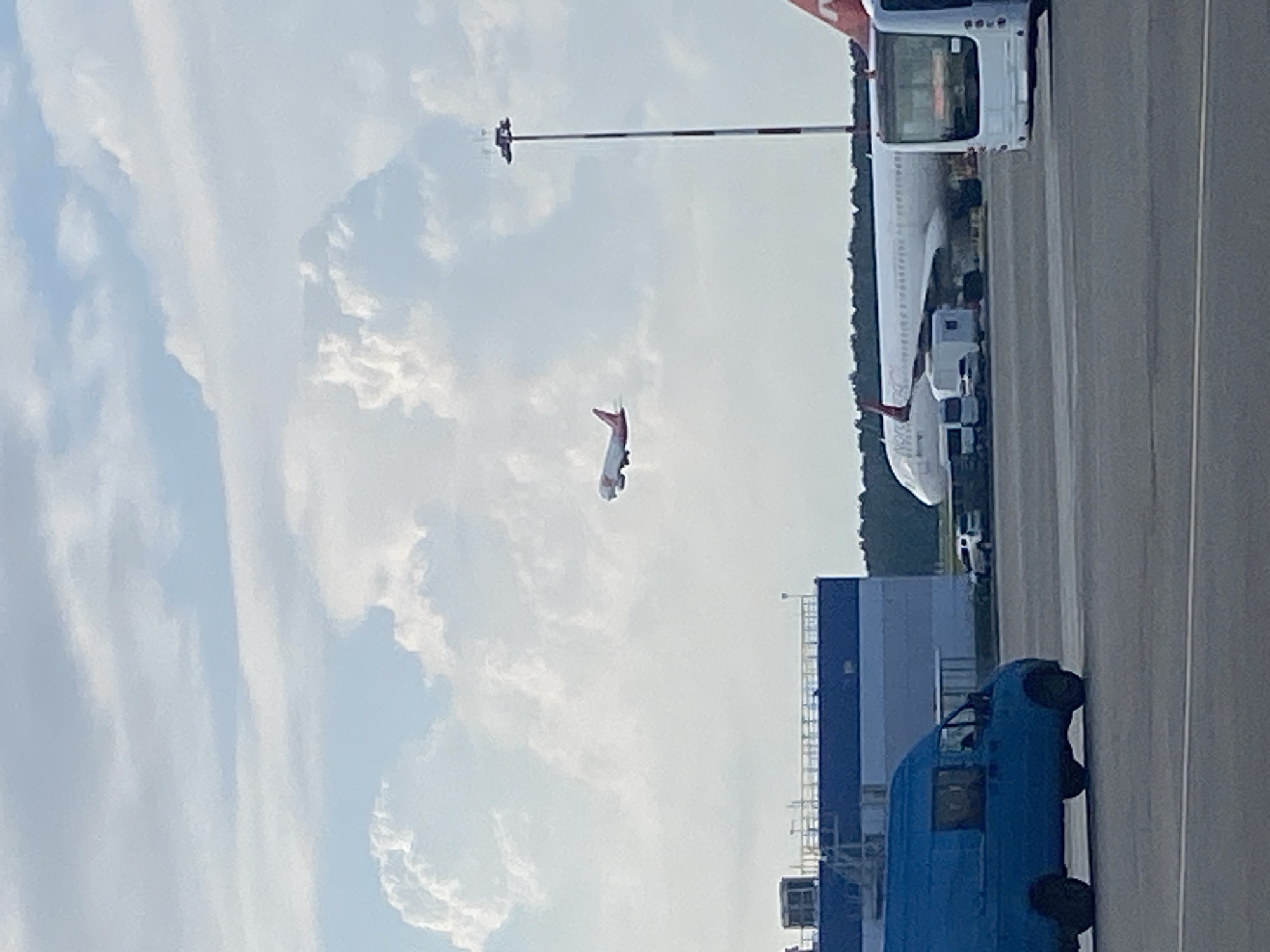 Afternoon departures and tarmac activity at Pulkovo Airport